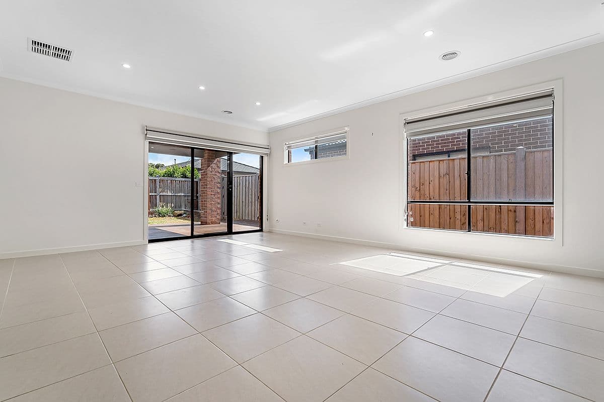 32 Willsmere Way, Mickleham VIC 3064, Mickleham - Thumbnail 7