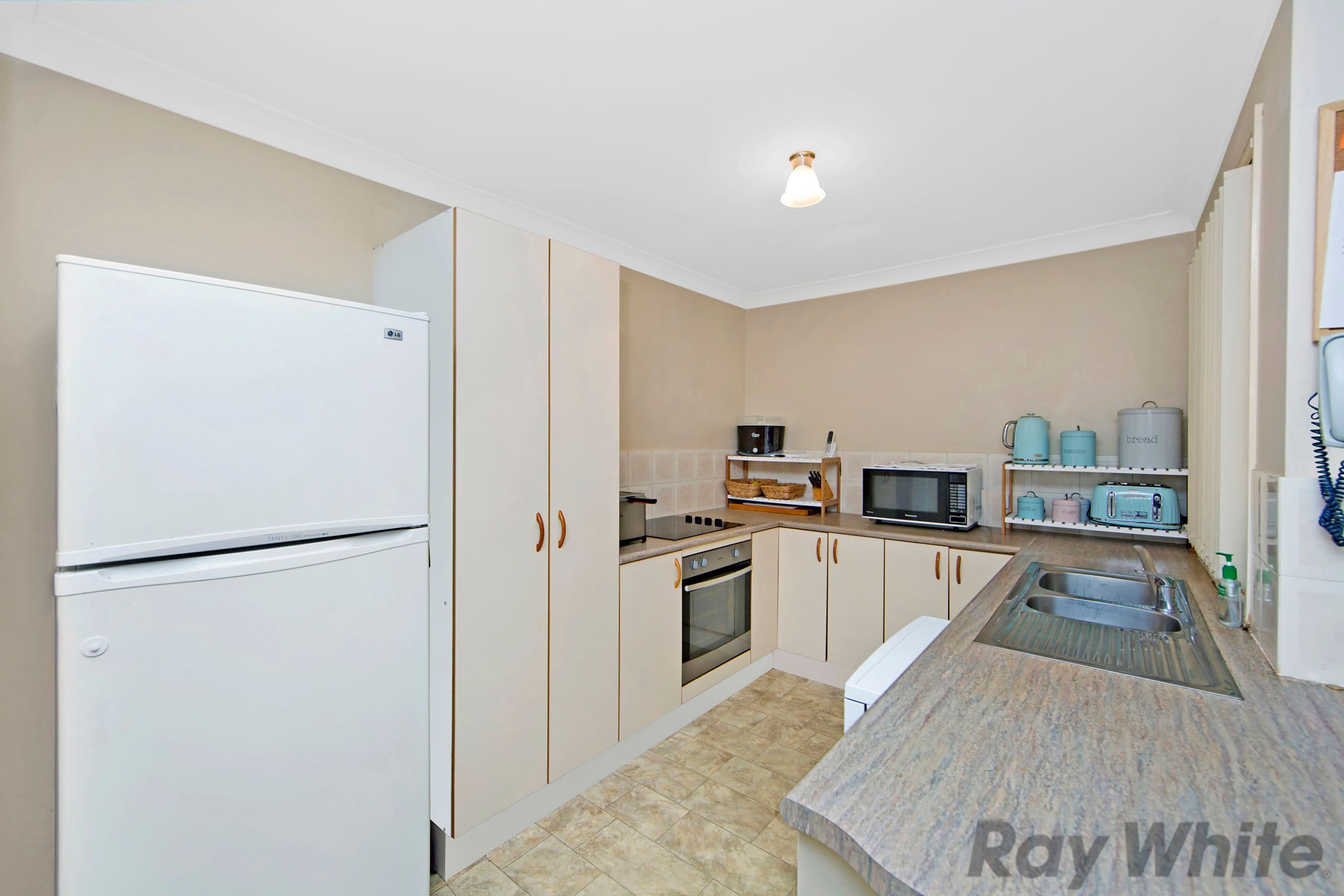 10 Bayside Street, Blue Haven - Thumbnail 5