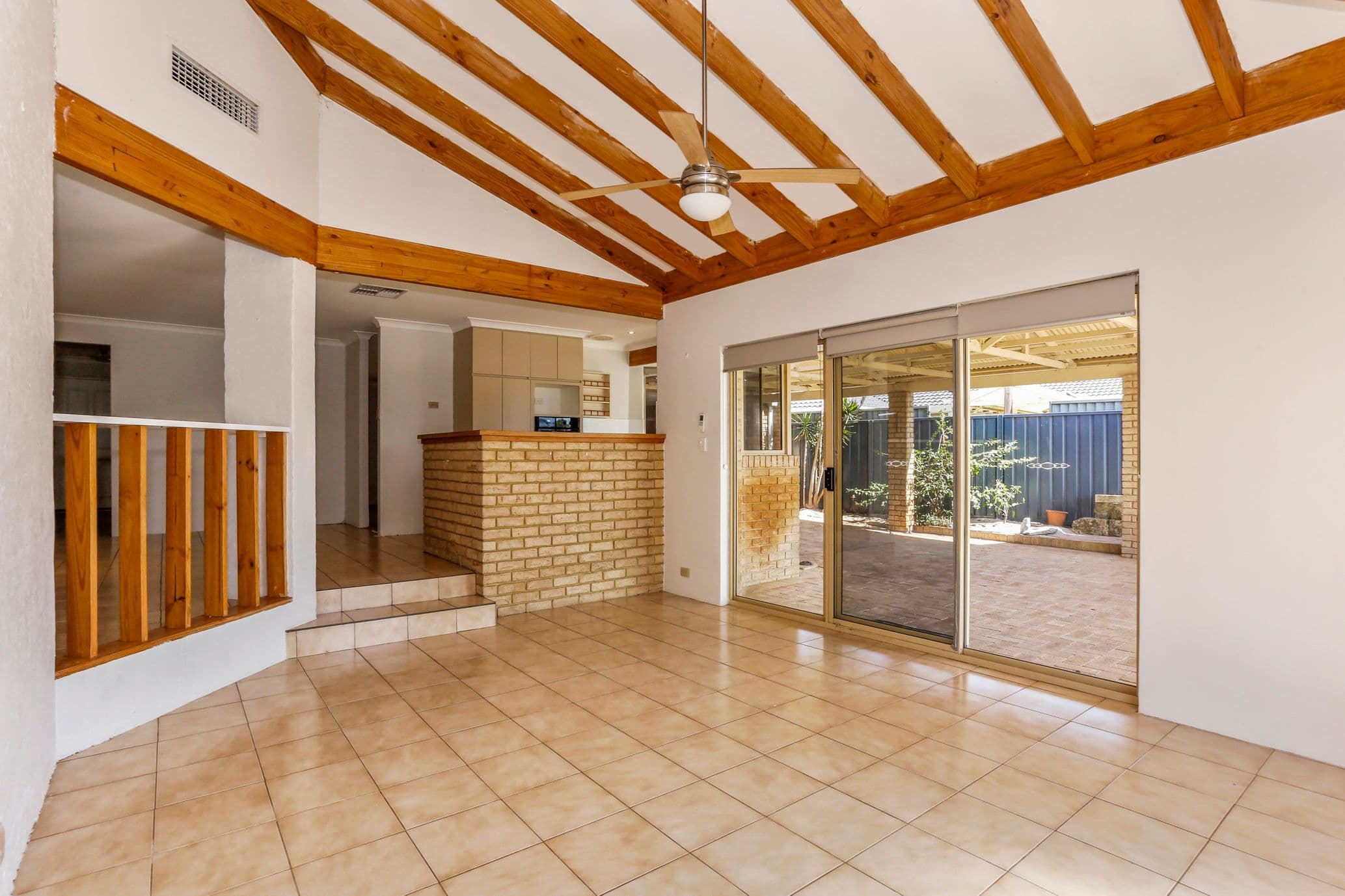 218 Summerlakes Parade, Ballajura WA 6066, Ballajura - Thumbnail 8