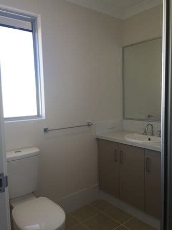 92 HAWTHORY Road, Kilsyth, Kilsyth - Thumbnail 5