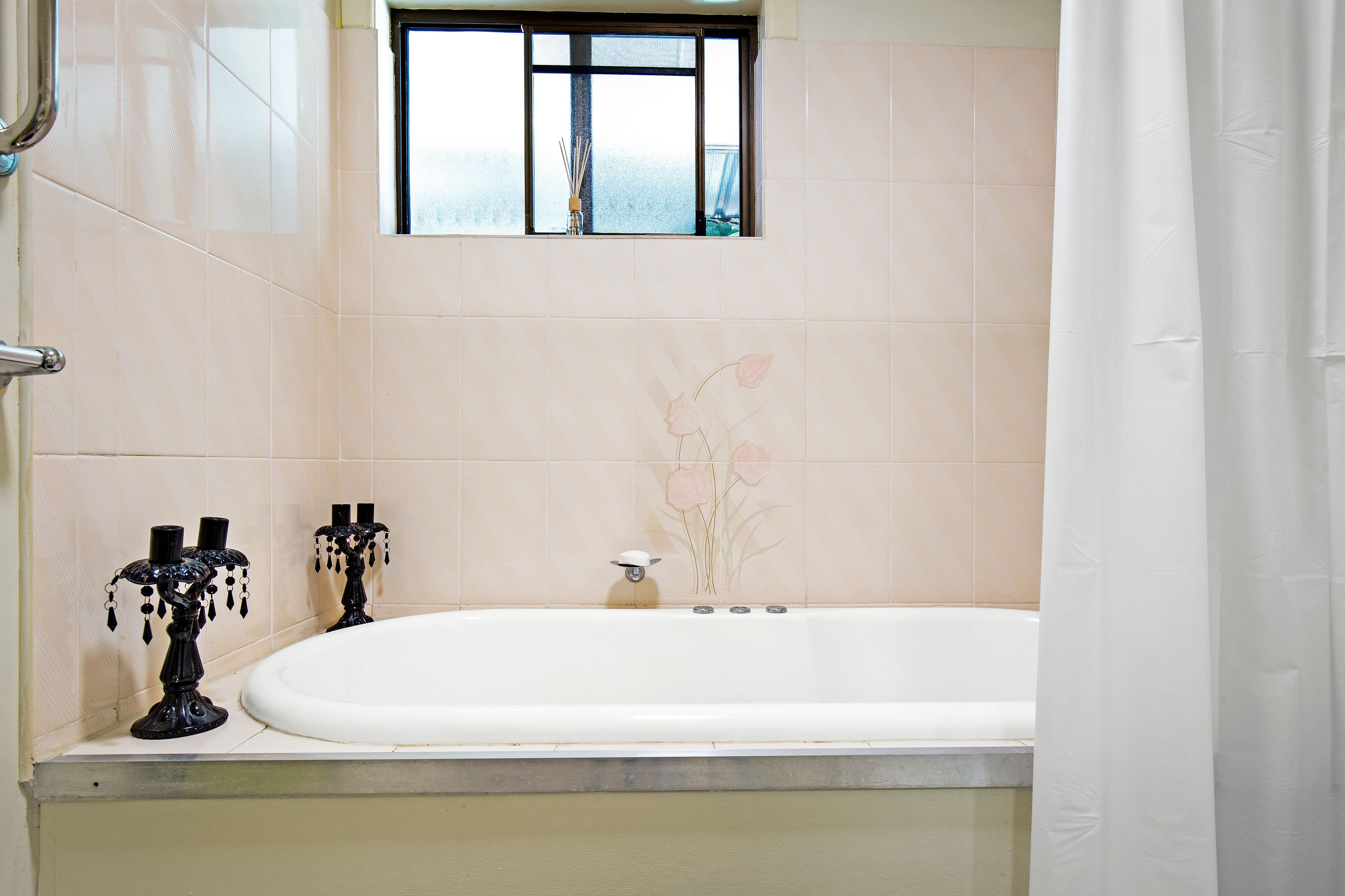 12 Whitian Drive, Carrara QLD 4211, Carrara - Thumbnail 8