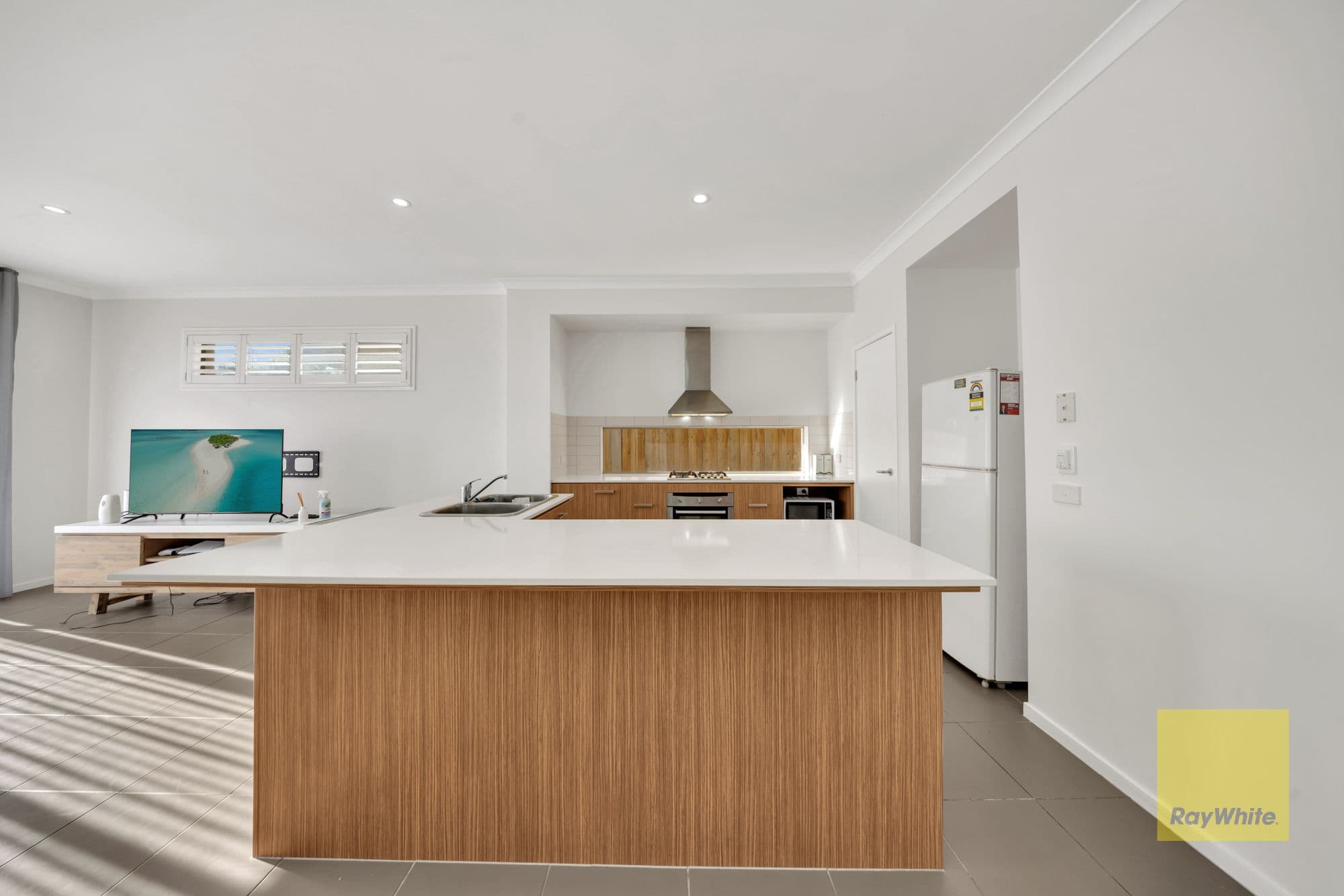 7 Broadbeach Circuit, Point Cook VIC 3030, Point Cook - Thumbnail 5