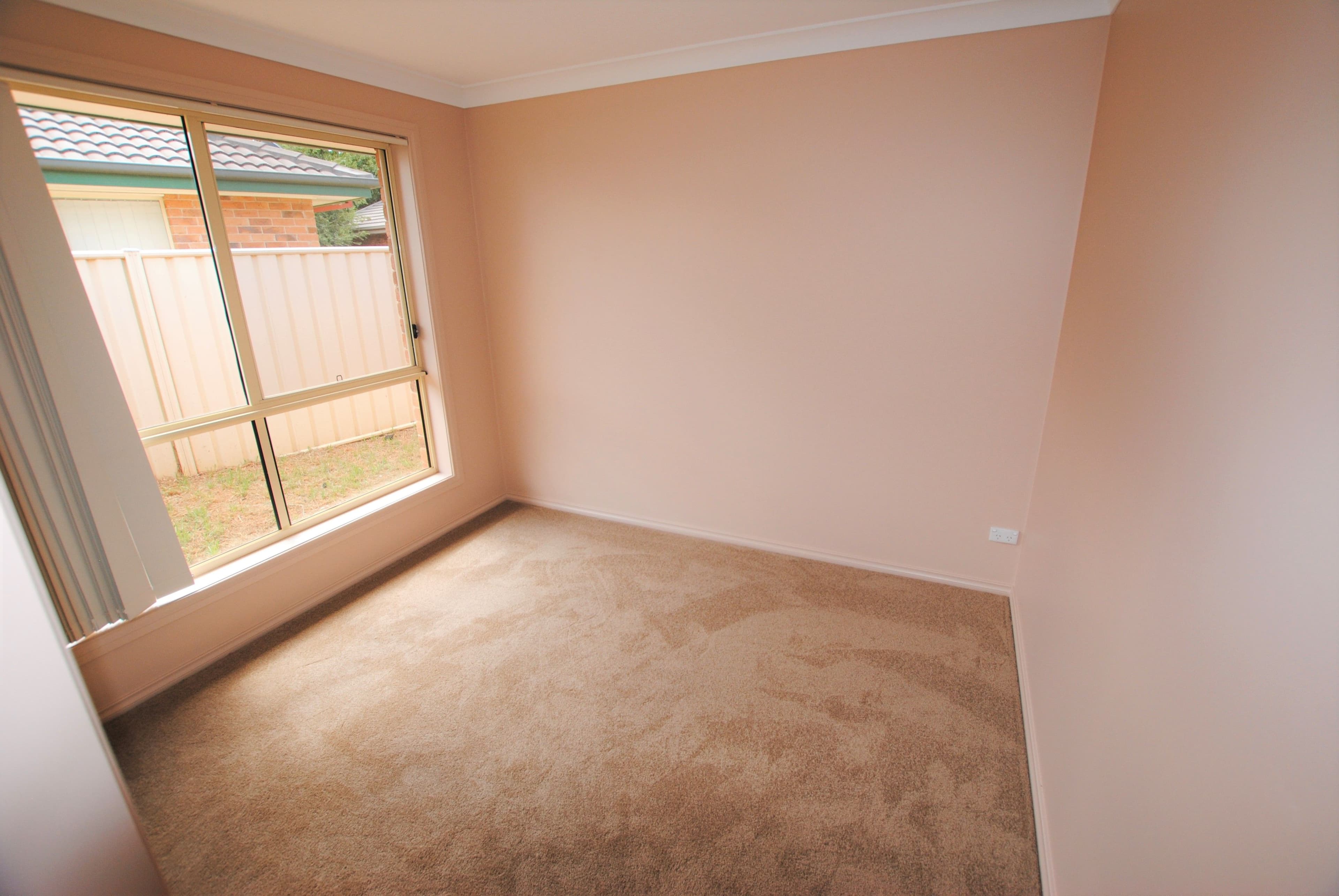 17 Mandalay Drive, Griffith - Thumbnail 8