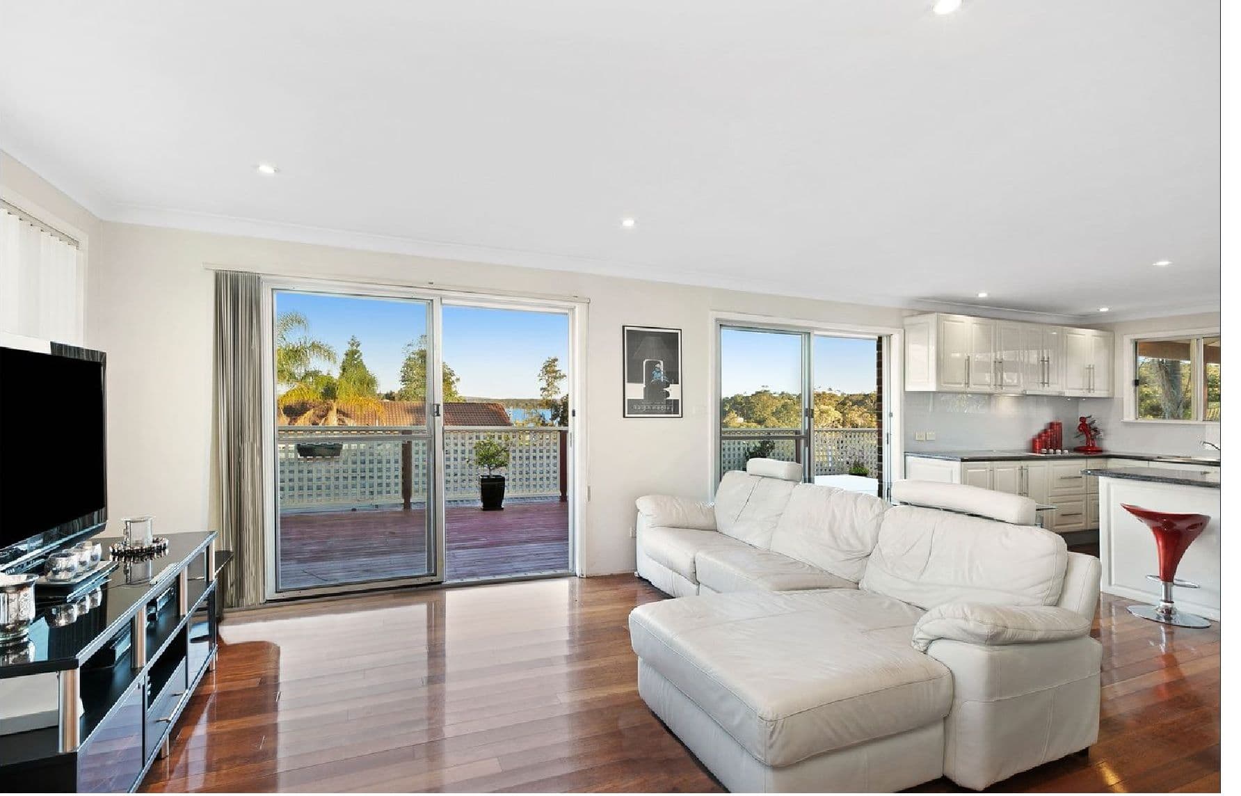 12 Vista Road, Sunshine - Image 1