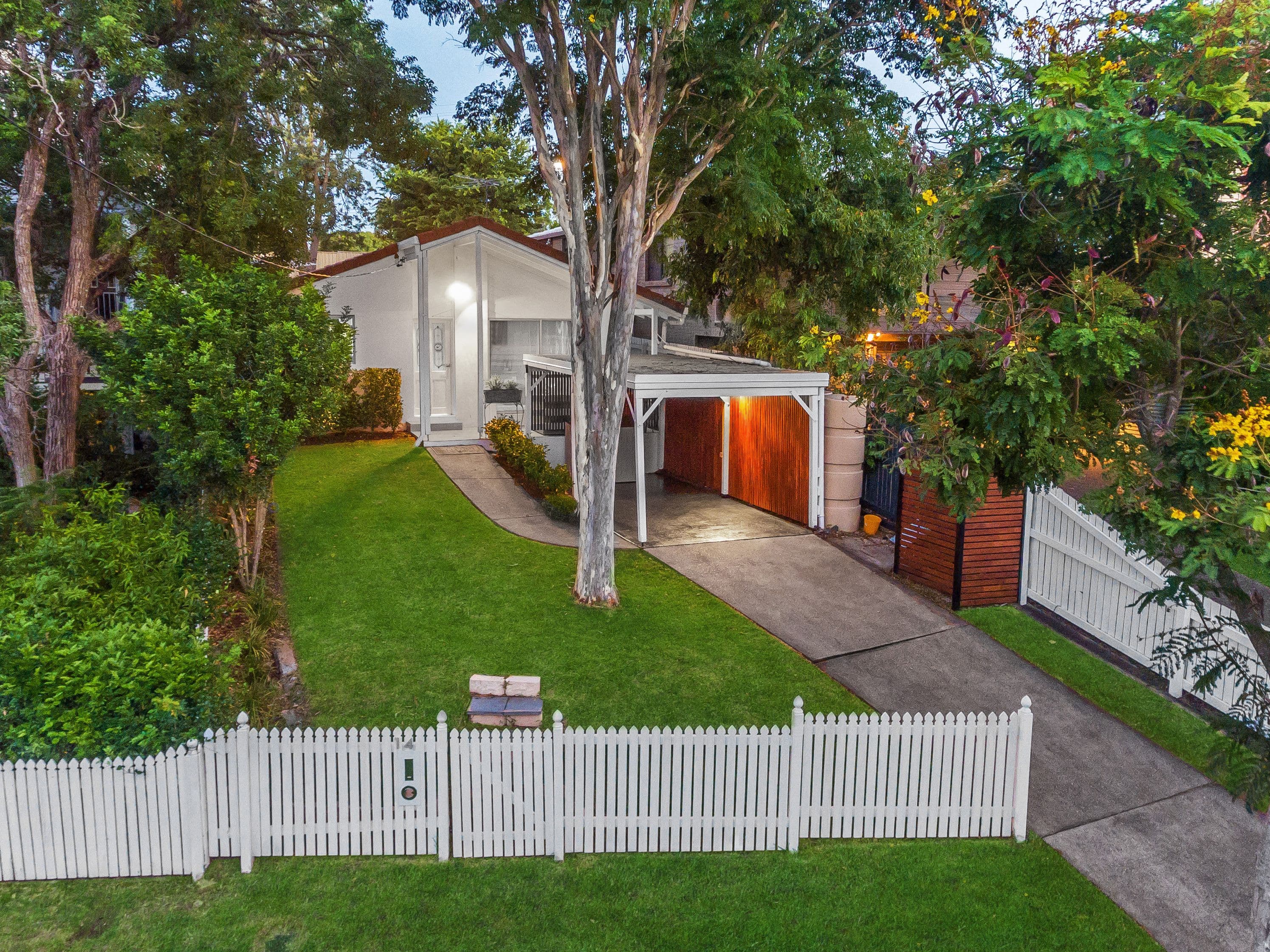 14 Victoria Avenue, Chelmer QLD 4068, Chelmer - Thumbnail 2