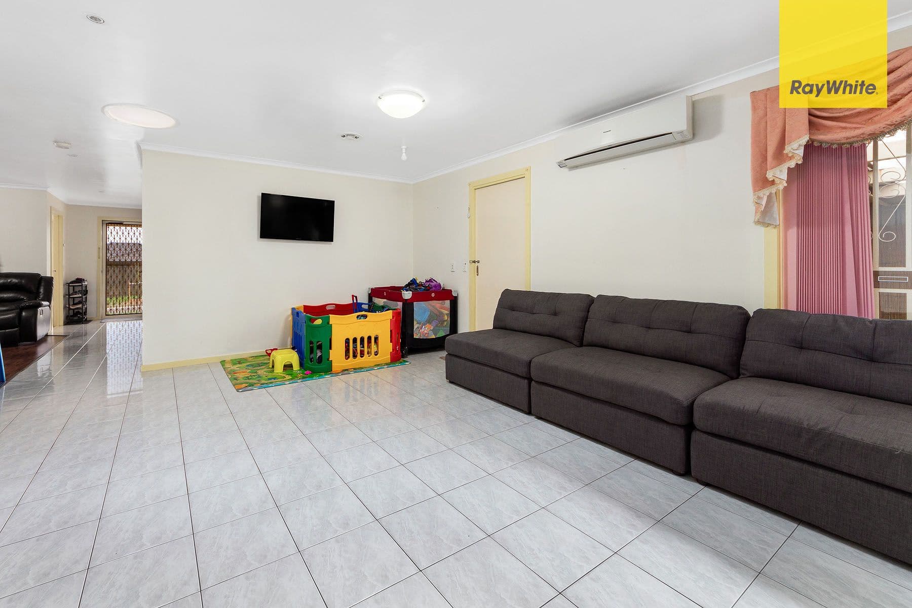 2 Fescue Place, Delahey VIC 3037, Delahey - Thumbnail 3