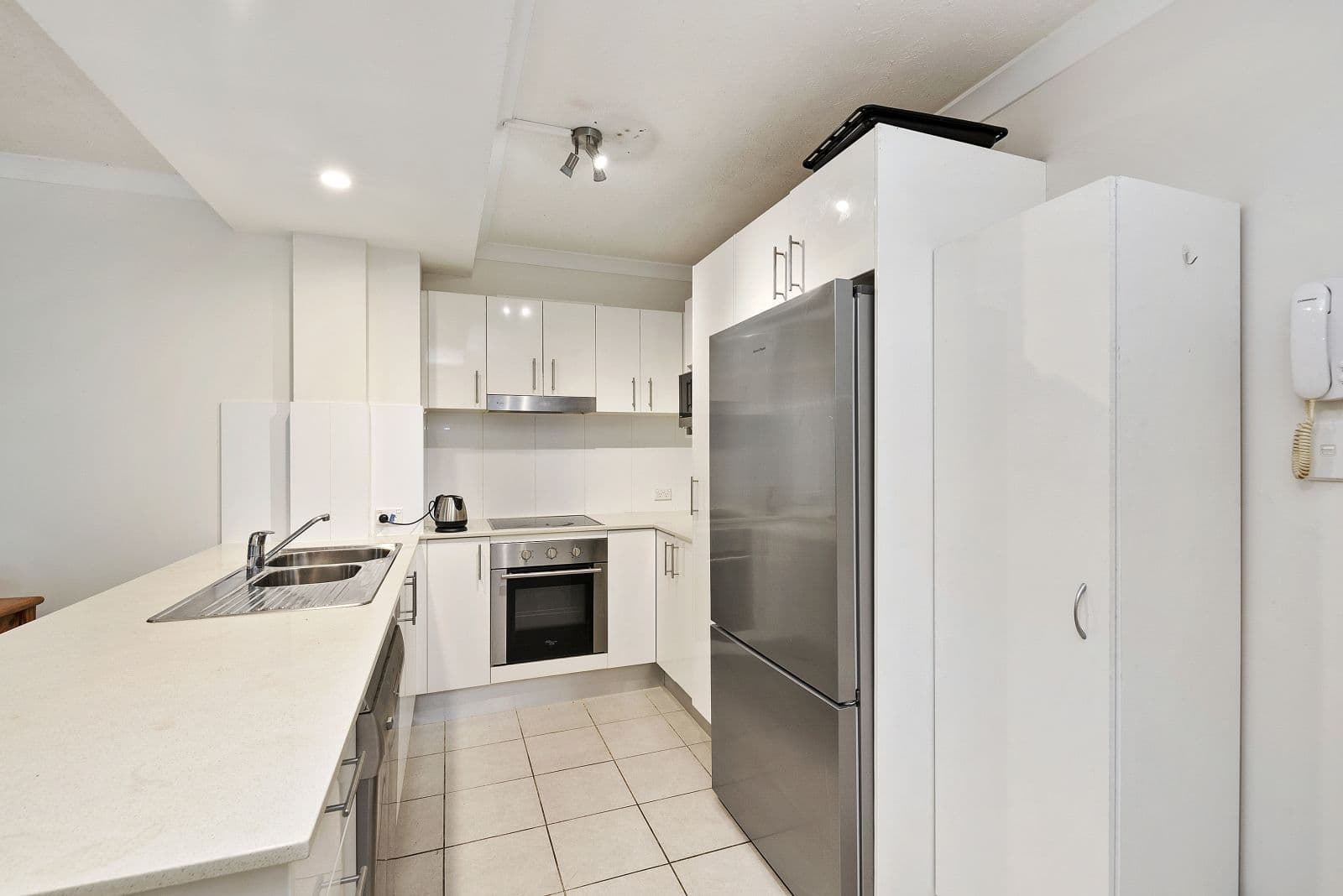 8 Bunton Street, Scarborough QLD 4020, Scarborough - Thumbnail 2