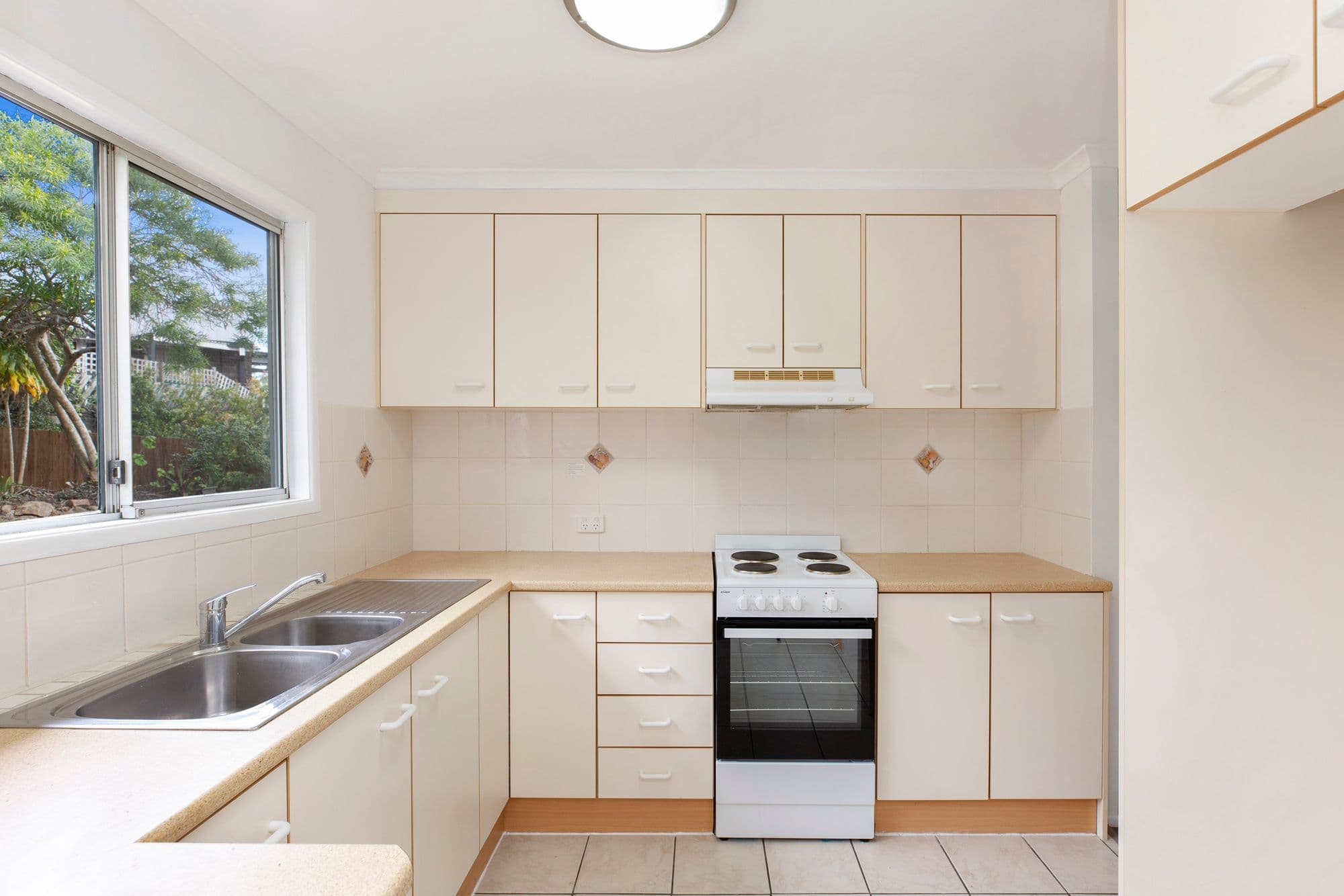 21 Eppalong Street, The Gap QLD 4061, The Gap - Thumbnail 4