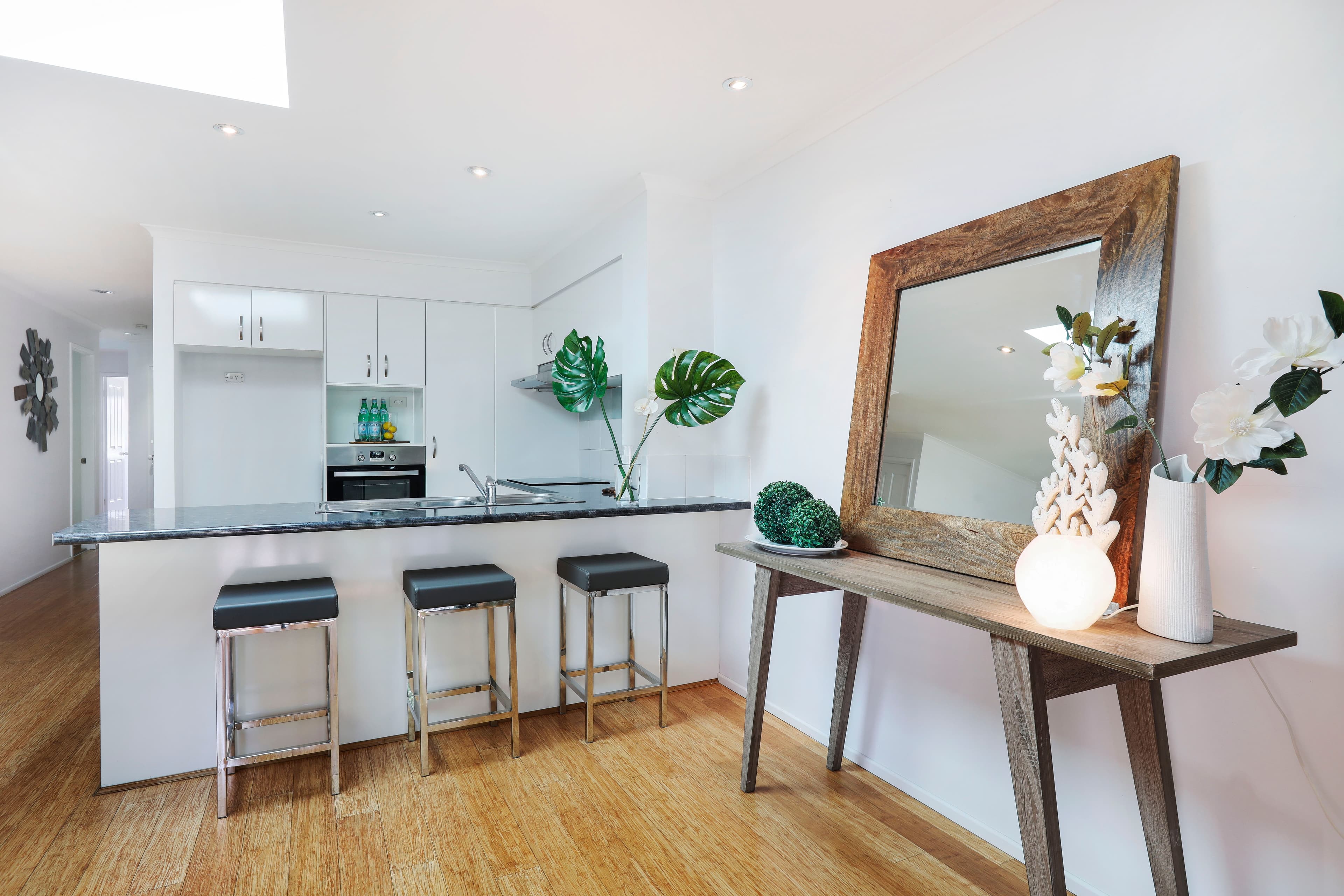 21-23 Woodroffe Avenue, Main Beach QLD 4217, Main Beach - Thumbnail 4