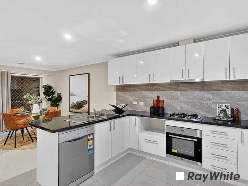 26 Maywood Street, Pakenham VIC 3810, Pakenham - Thumbnail 3