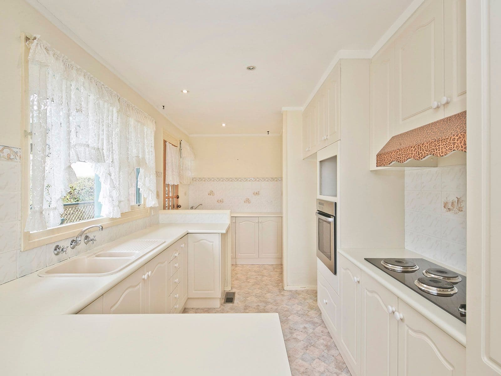 16 Chappell Street, Lyons ACT 2606, Lyons - Thumbnail 2