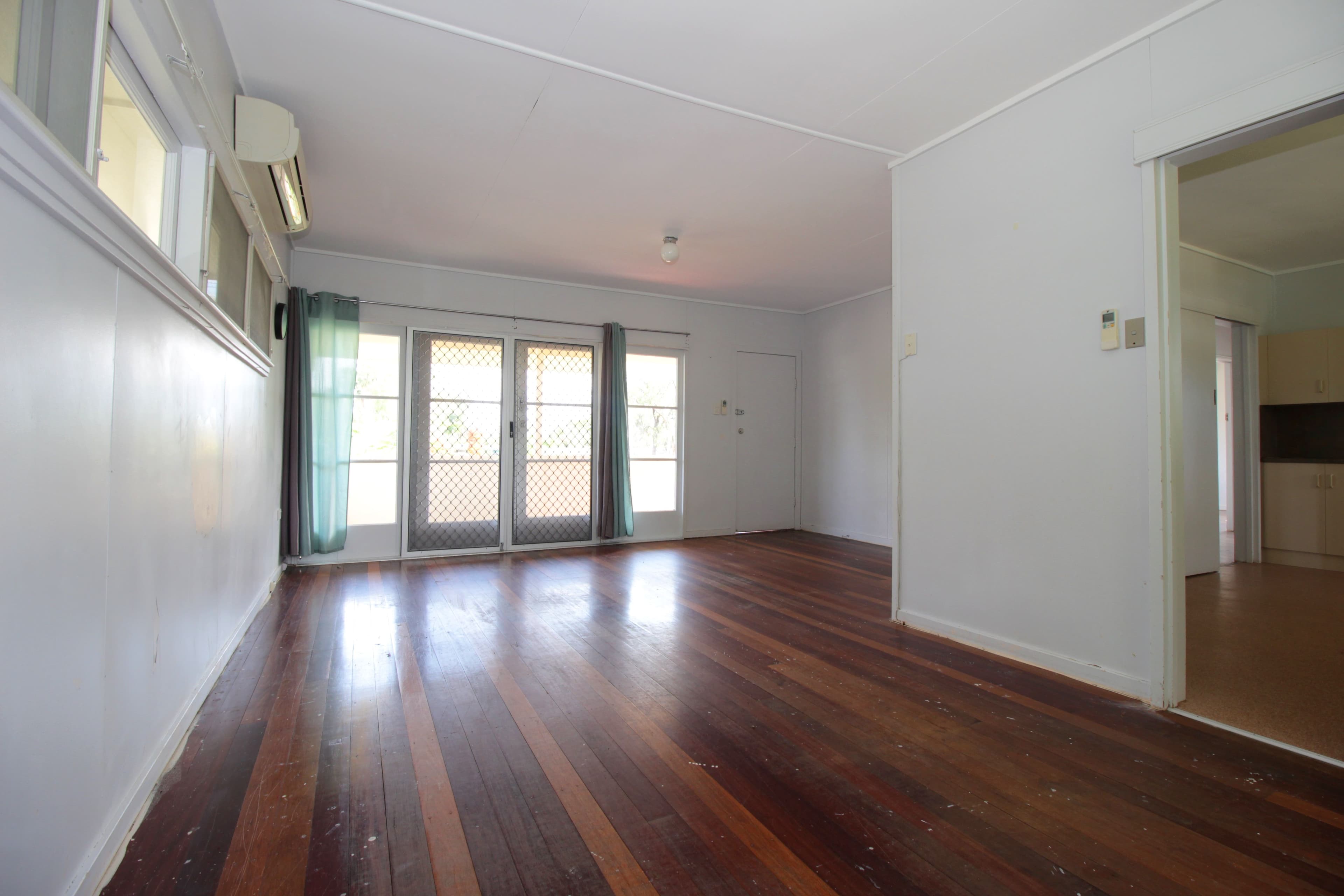 12 Campbell Street, Emerald QLD 4720, Emerald - Thumbnail 7