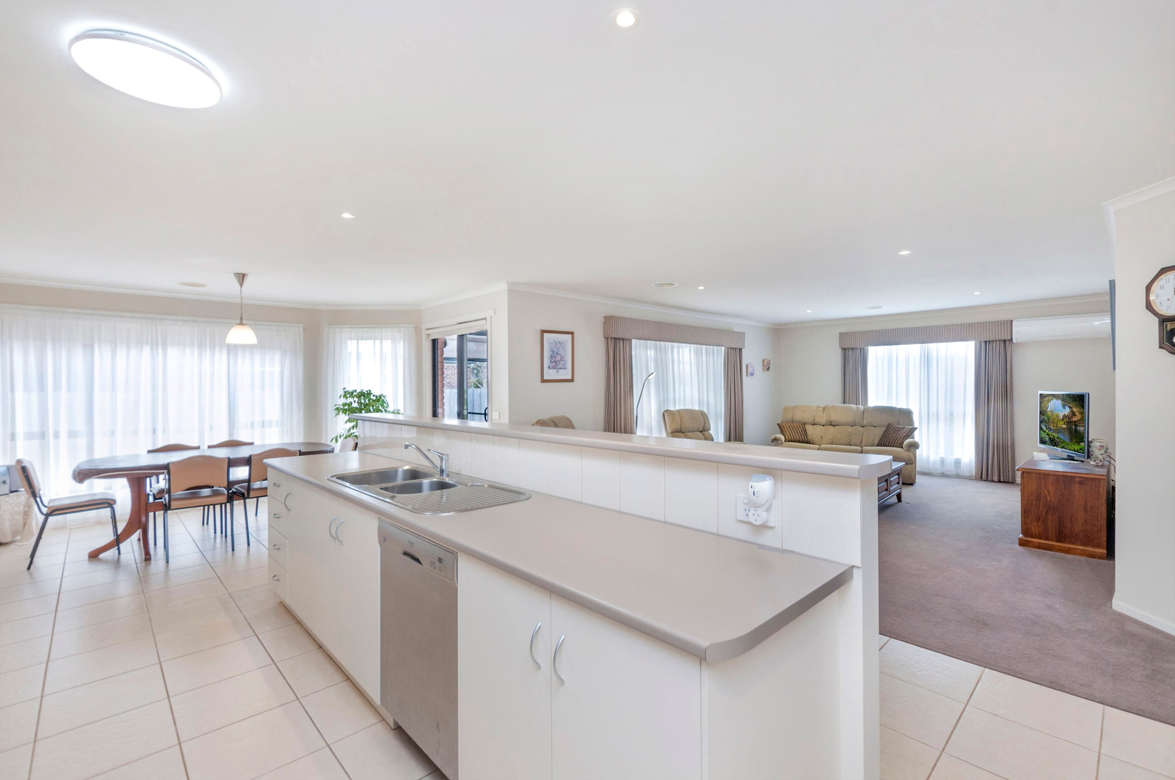 2 Booval Drive, Warrnambool VIC 3280, Warrnambool - Thumbnail 4