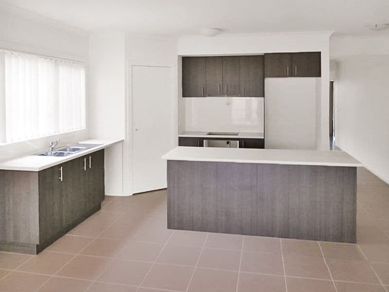 56 Spectacle Crescent, Point Cook VIC 3030, Point Cook - Thumbnail 3