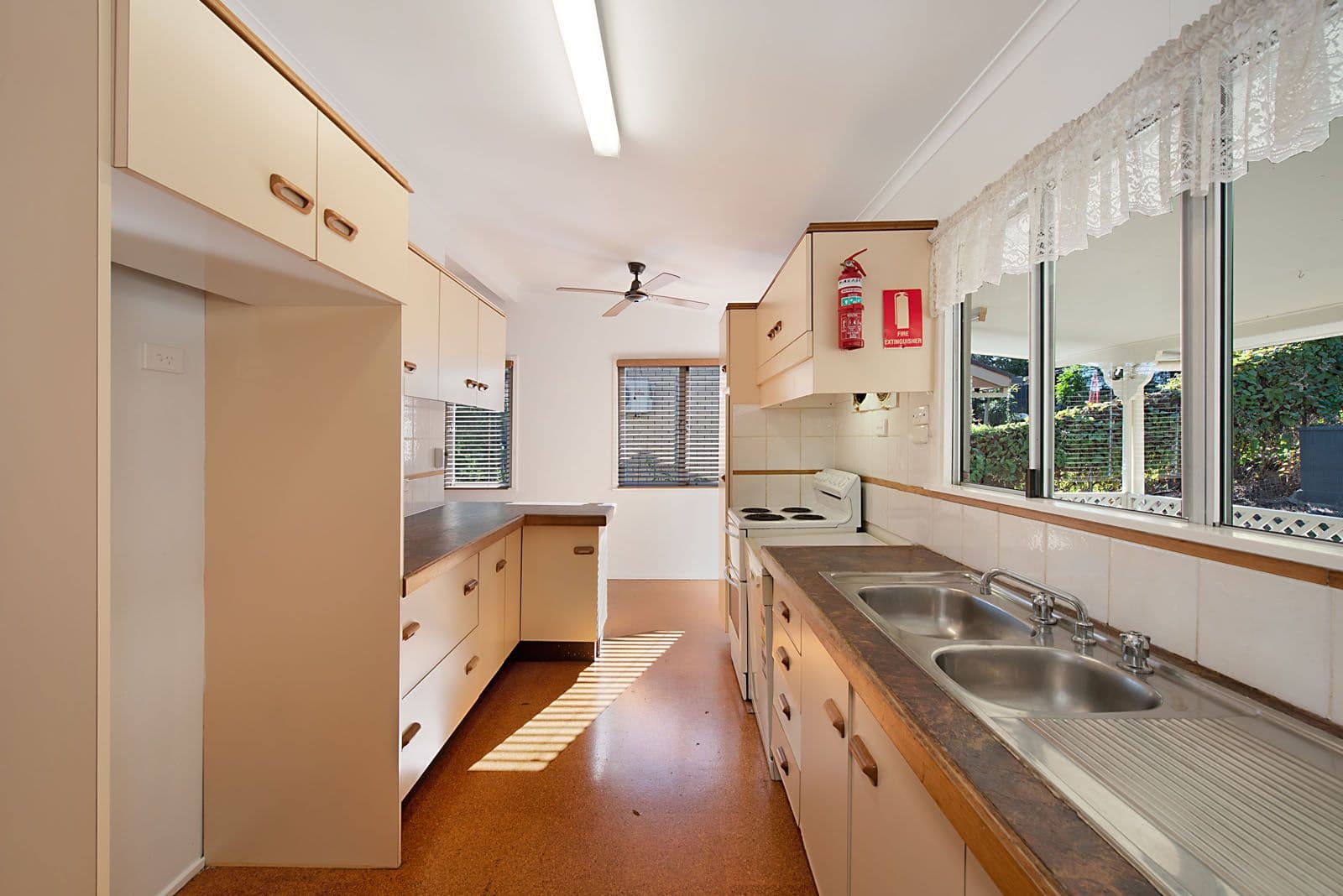 14 Minkara Street, Indooroopilly QLD 4068, Indooroopilly - Thumbnail 3