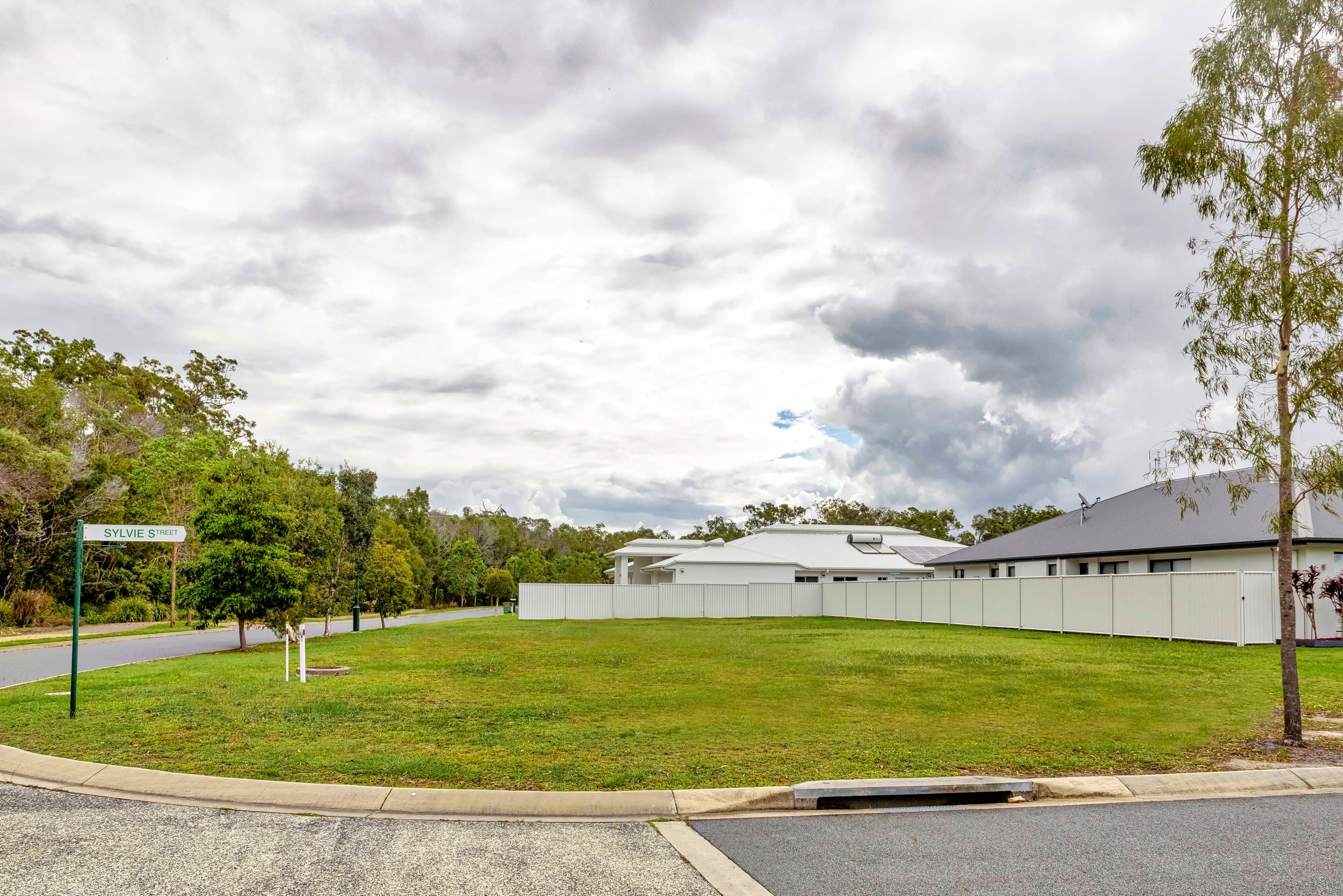 14 Sylvie Street, Pelican Waters QLD 4551, Pelican Waters - Thumbnail 2