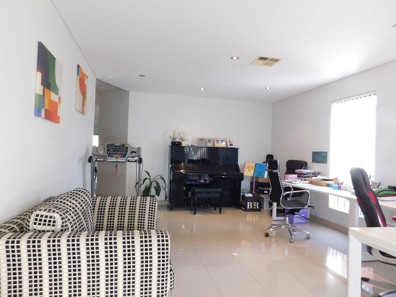 33B Jacques Avenue, Peakhurst NSW 2210, Peakhurst - Thumbnail 6