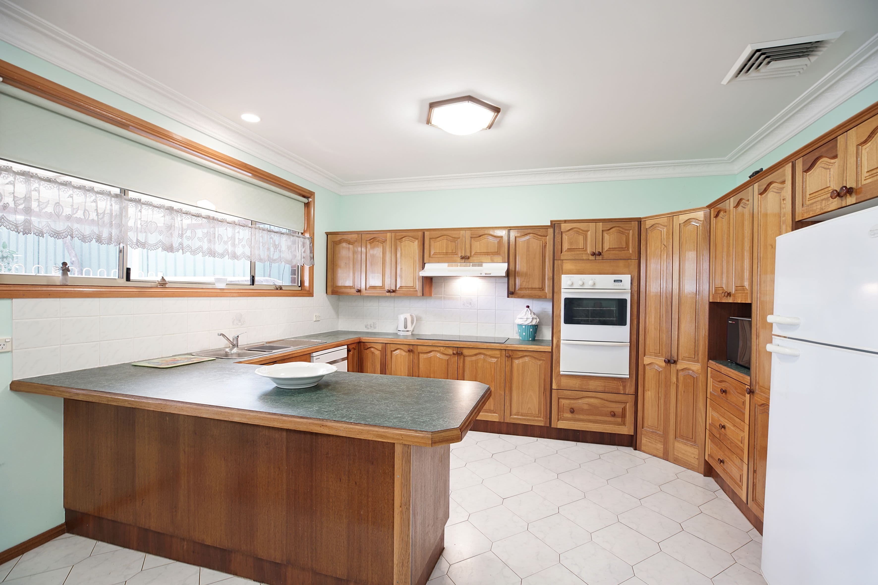 42 Womra Crescent, Glenmore Park - Thumbnail 3