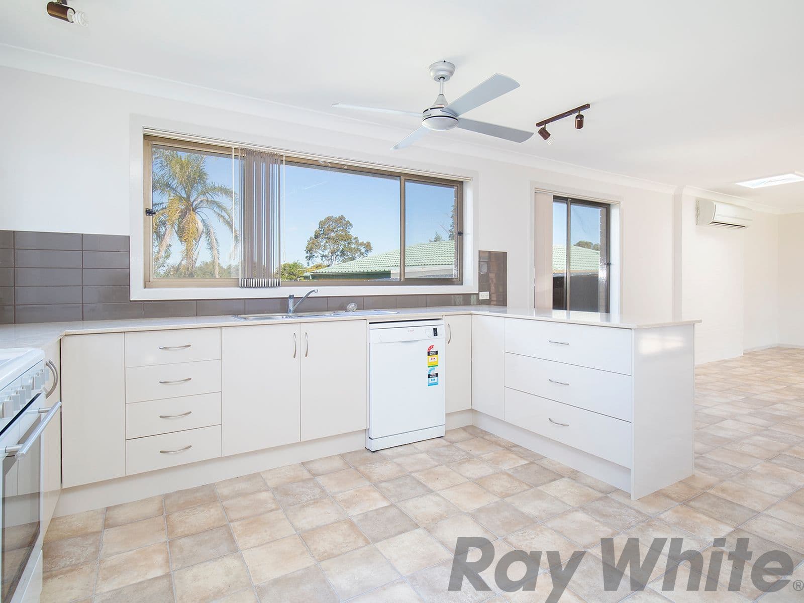 11 Truscott Street, Raymond Terrace - Thumbnail 3