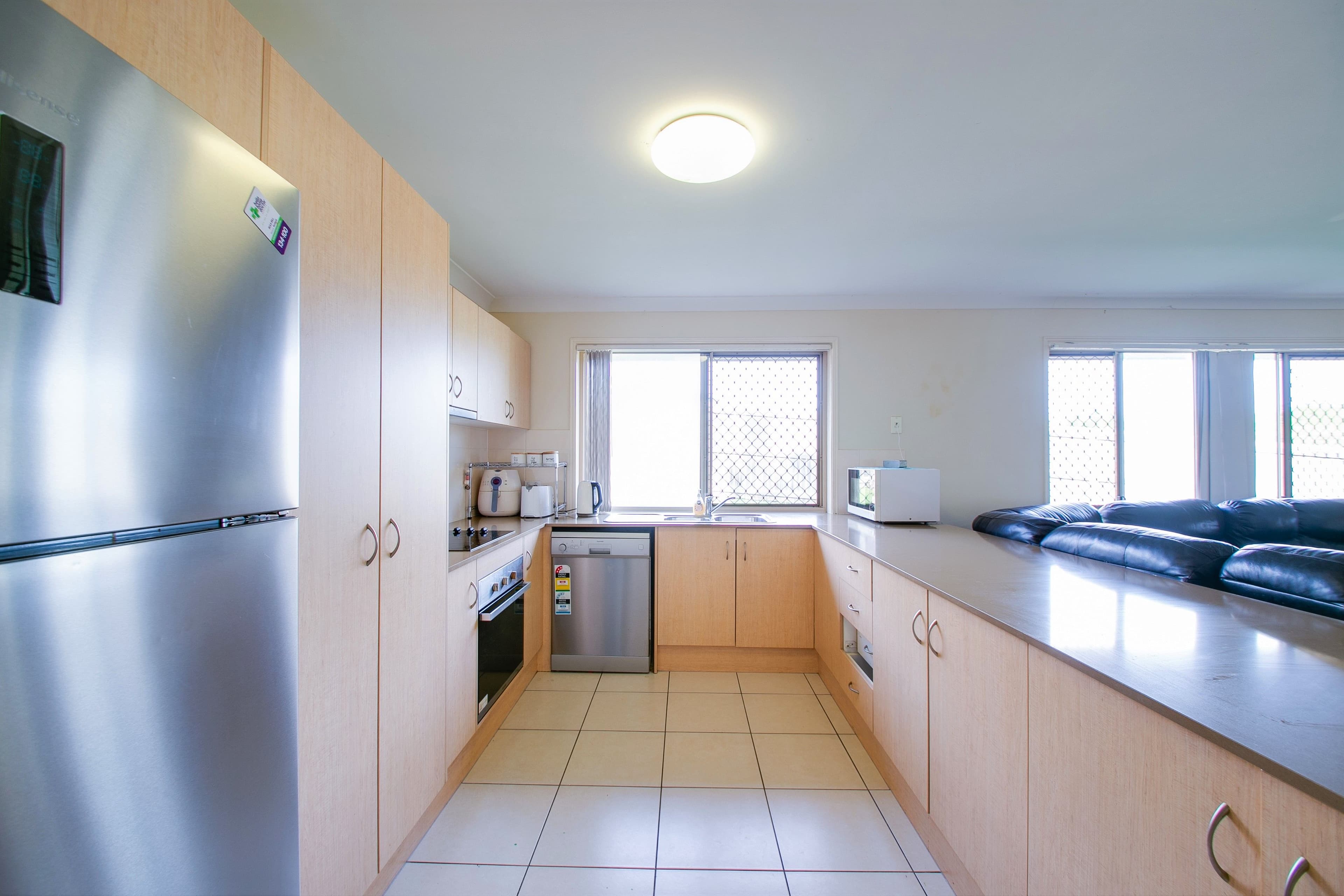92 Avon Street, Leichhardt QLD 4305, Leichhardt - Thumbnail 2