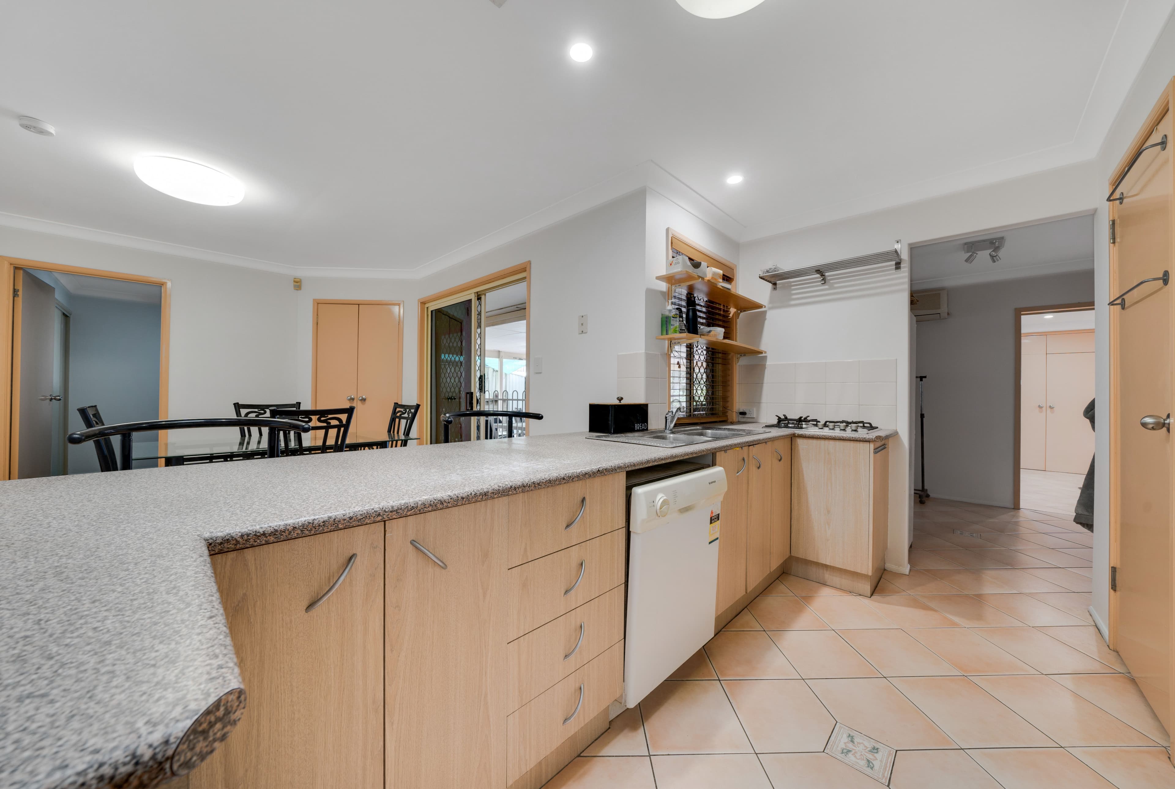31 Kummara Road, Edens Landing QLD 4207, Edens Landing - Thumbnail 2