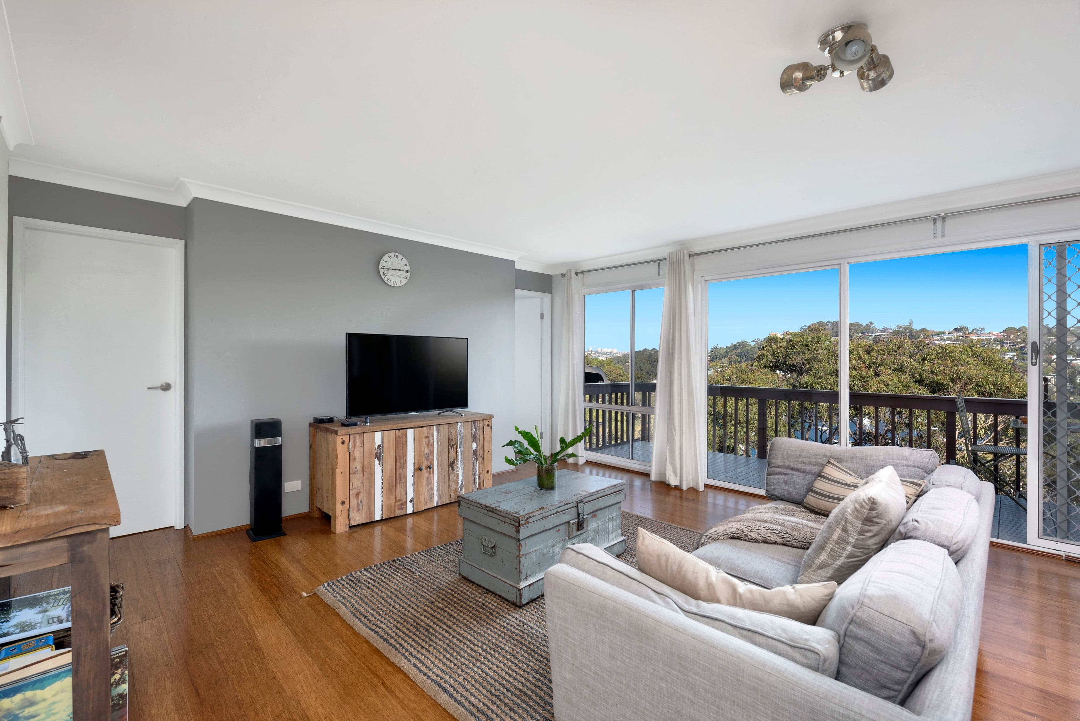 15 The Scarp, Castlecrag - Thumbnail 2