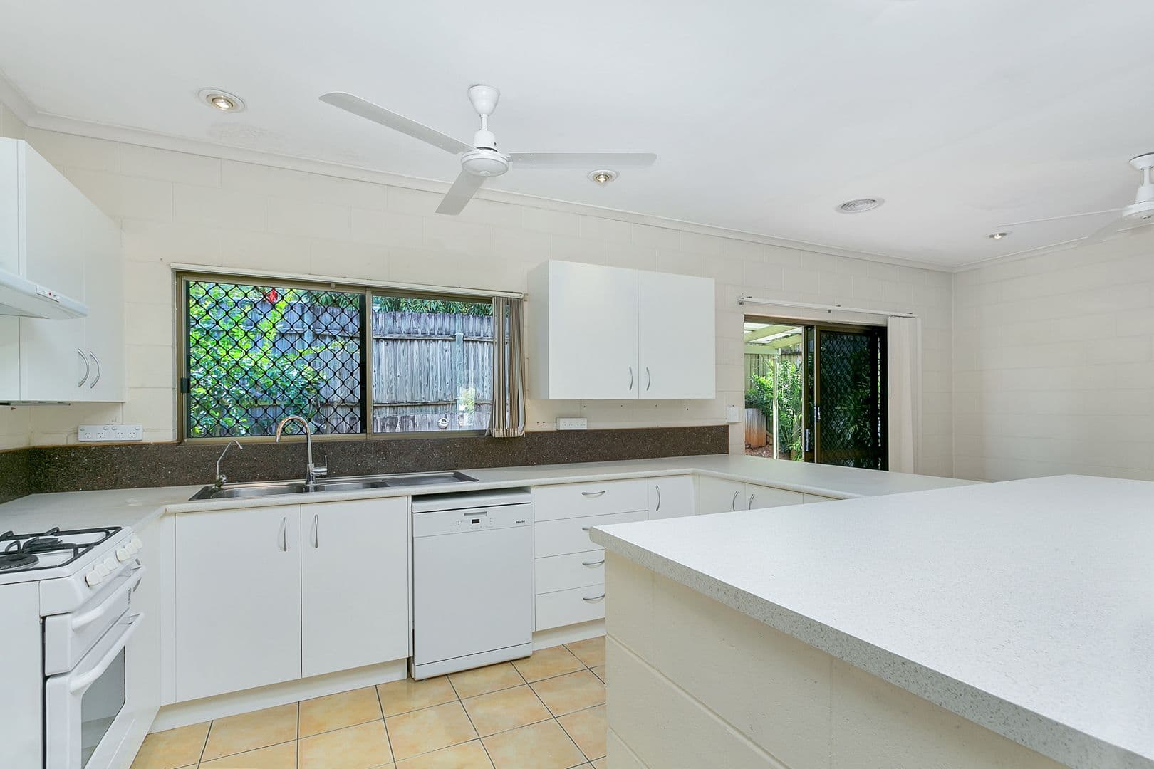 19 Talasea Street, Trinity Beach QLD 4879, Trinity Beach - Thumbnail 8