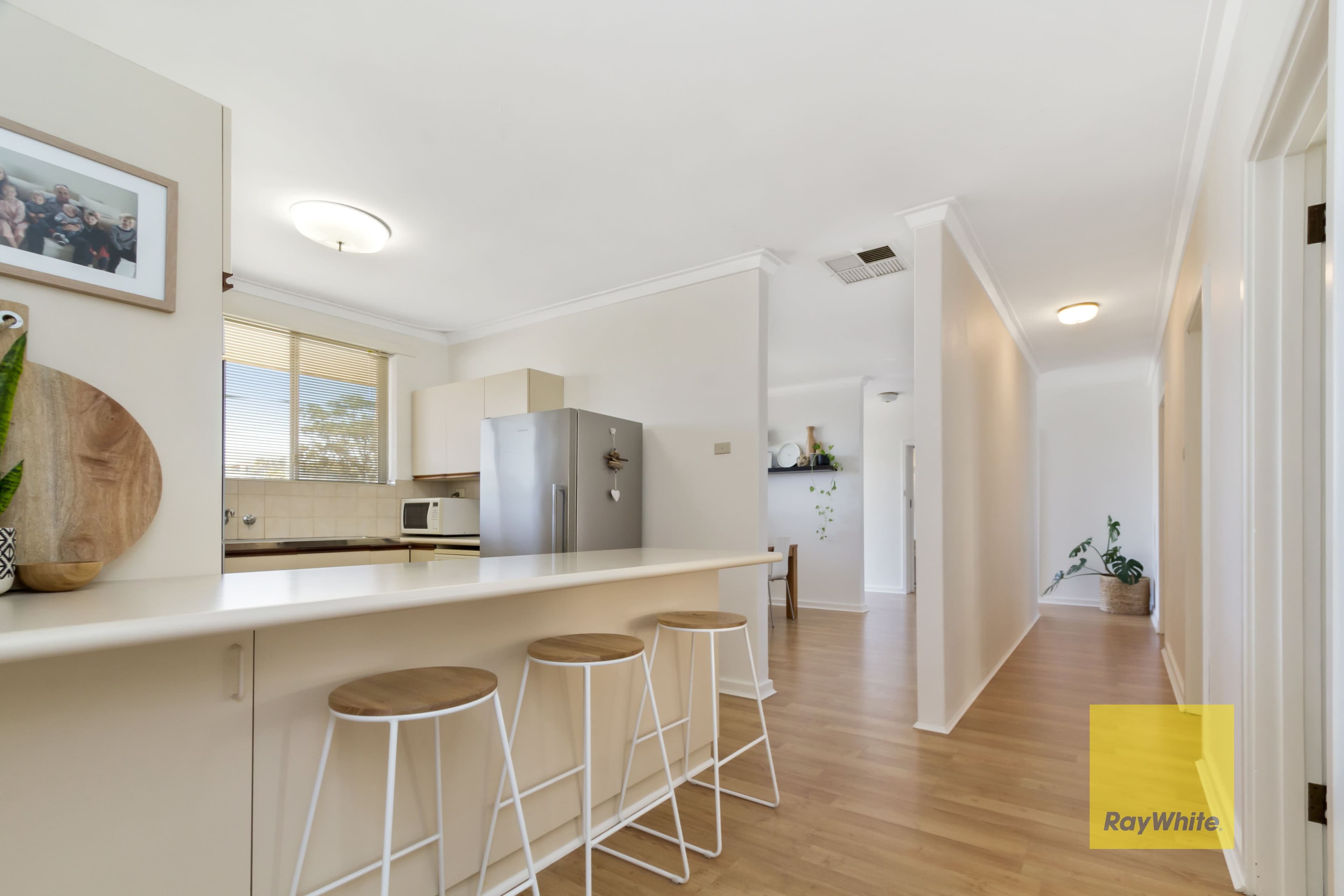 48 Robin Avenue, Sorrento WA 6020, Sorrento - Thumbnail 3