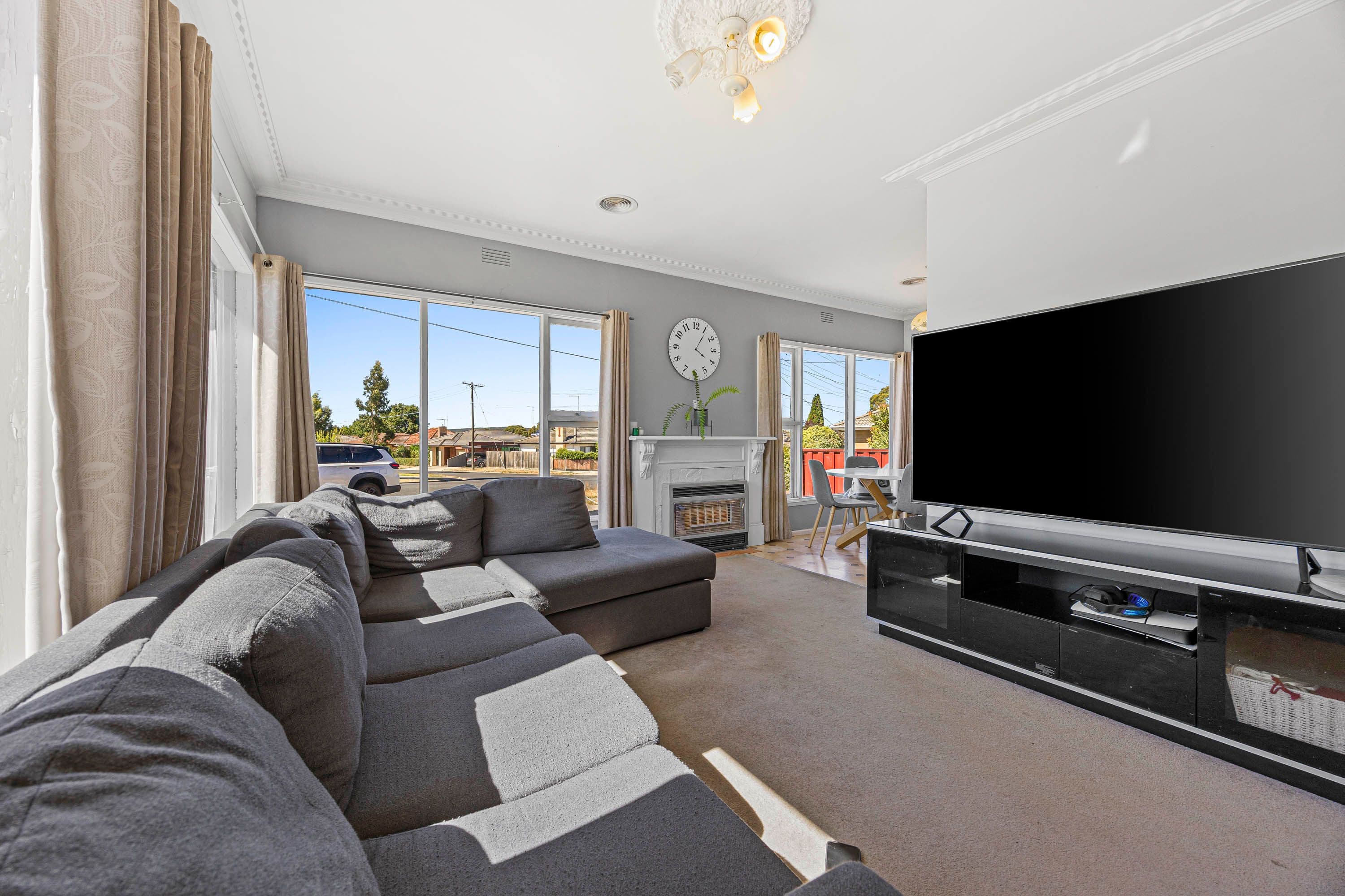 1117 Grevillea Road, Wendouree VIC 3355, Wendouree - Thumbnail 3