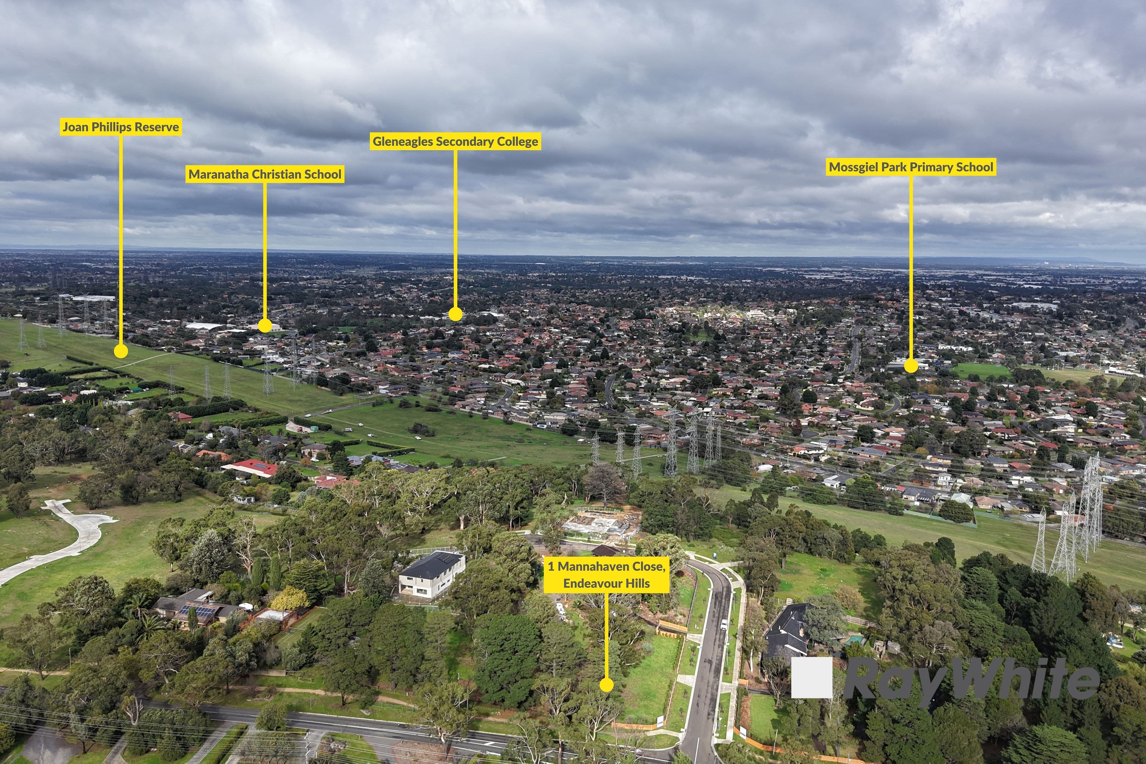 1 Mannahaven Close, Endeavour Hills VIC 3802, Endeavour Hills - Thumbnail 2