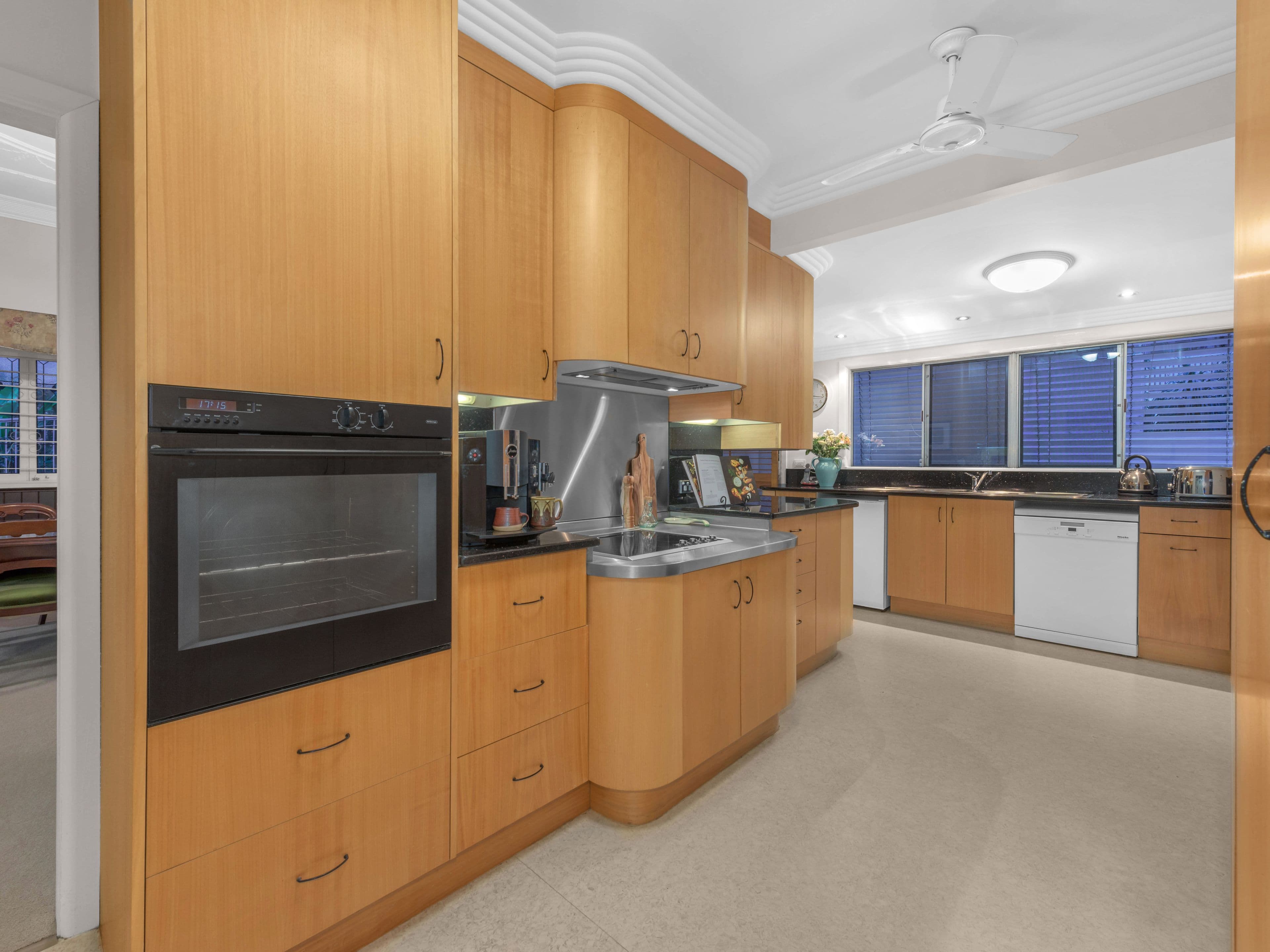 14 Bearsden Avenue, Newmarket QLD 4051, Newmarket - Thumbnail 5