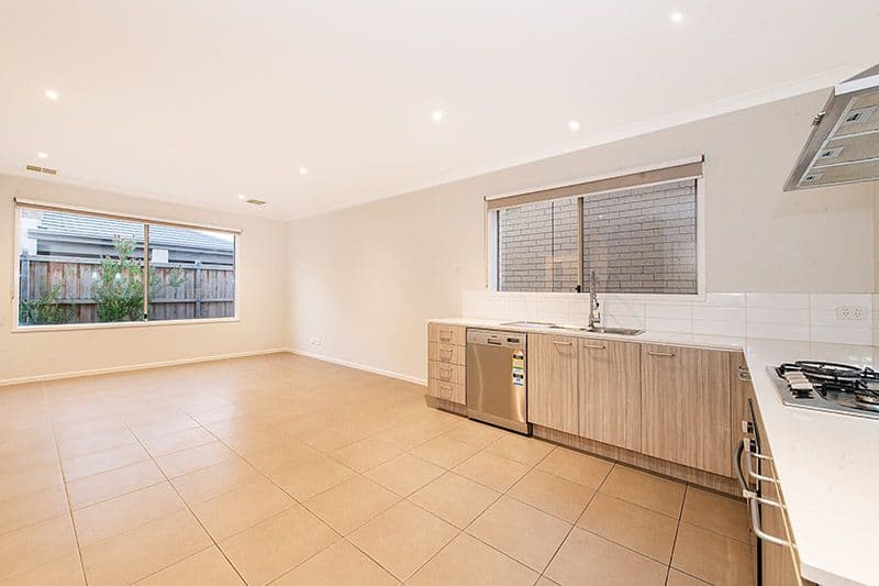 24 Harvard Street, Cranbourne West VIC 3977, Cranbourne West - Thumbnail 3