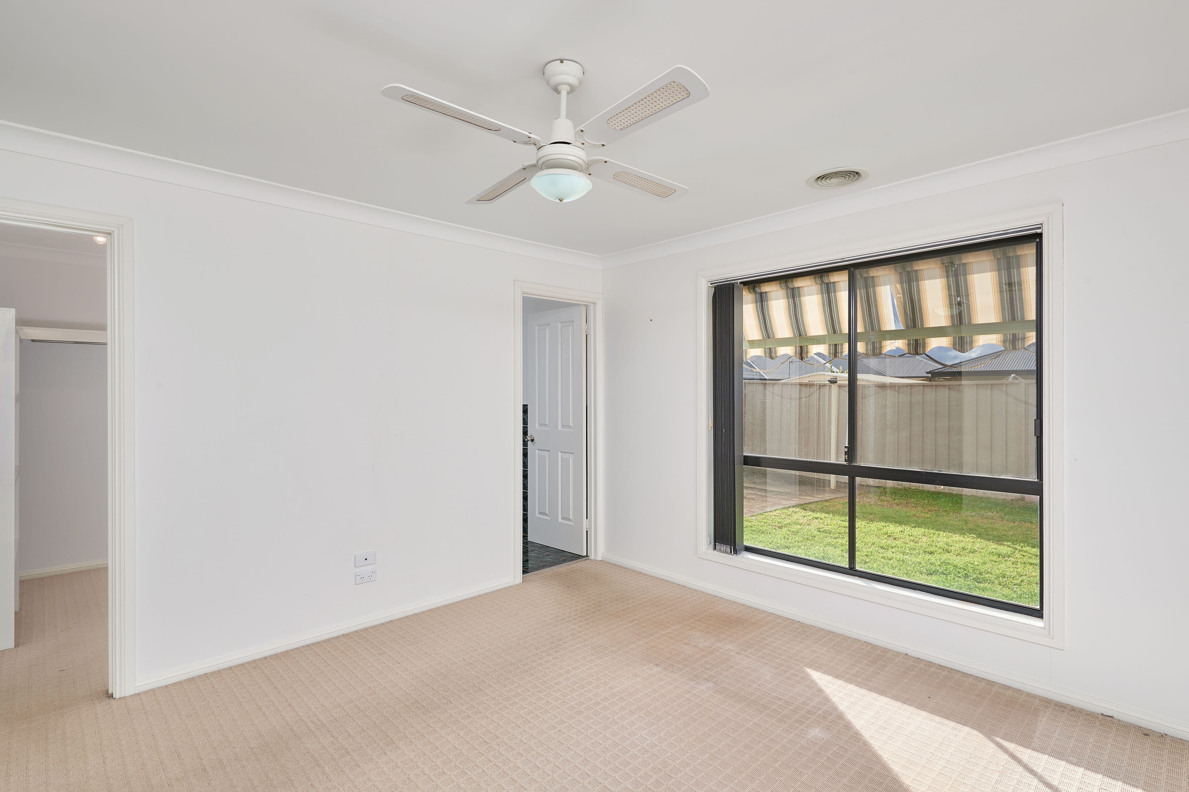 13 Womboin Crescent, Glenfield Park NSW 2650, Glenfield Park - Thumbnail 5