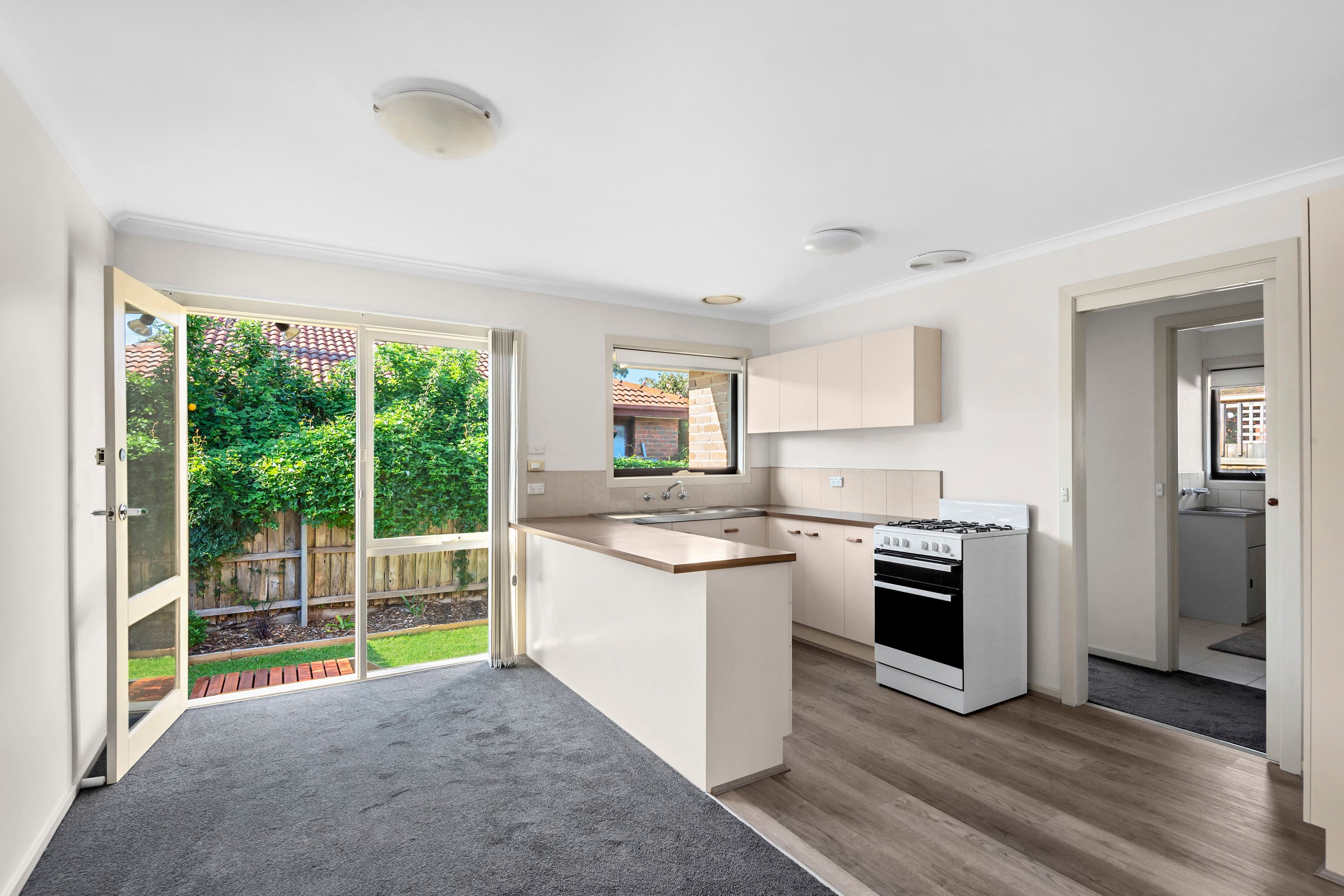 8 Wisewould Avenue, Seaford VIC 3198, Seaford - Thumbnail 3