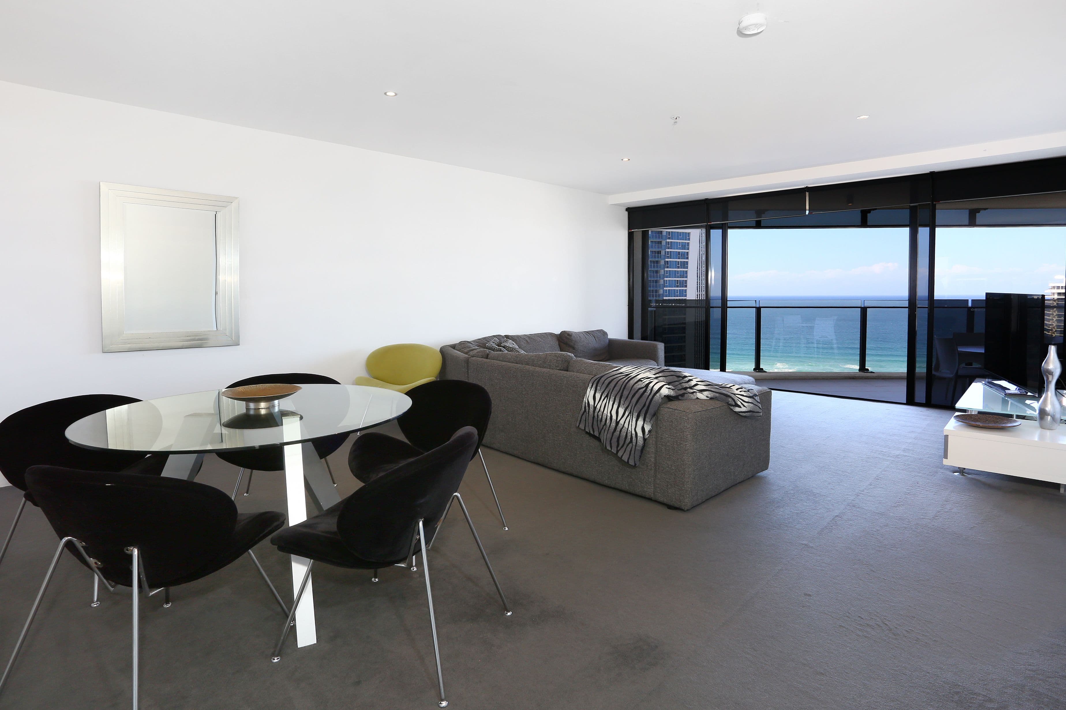 1285 'Circle on Cavil' 9 Ferny Avenue, Surfers Paradise QLD 4217, Surfers Paradise - Thumbnail 3