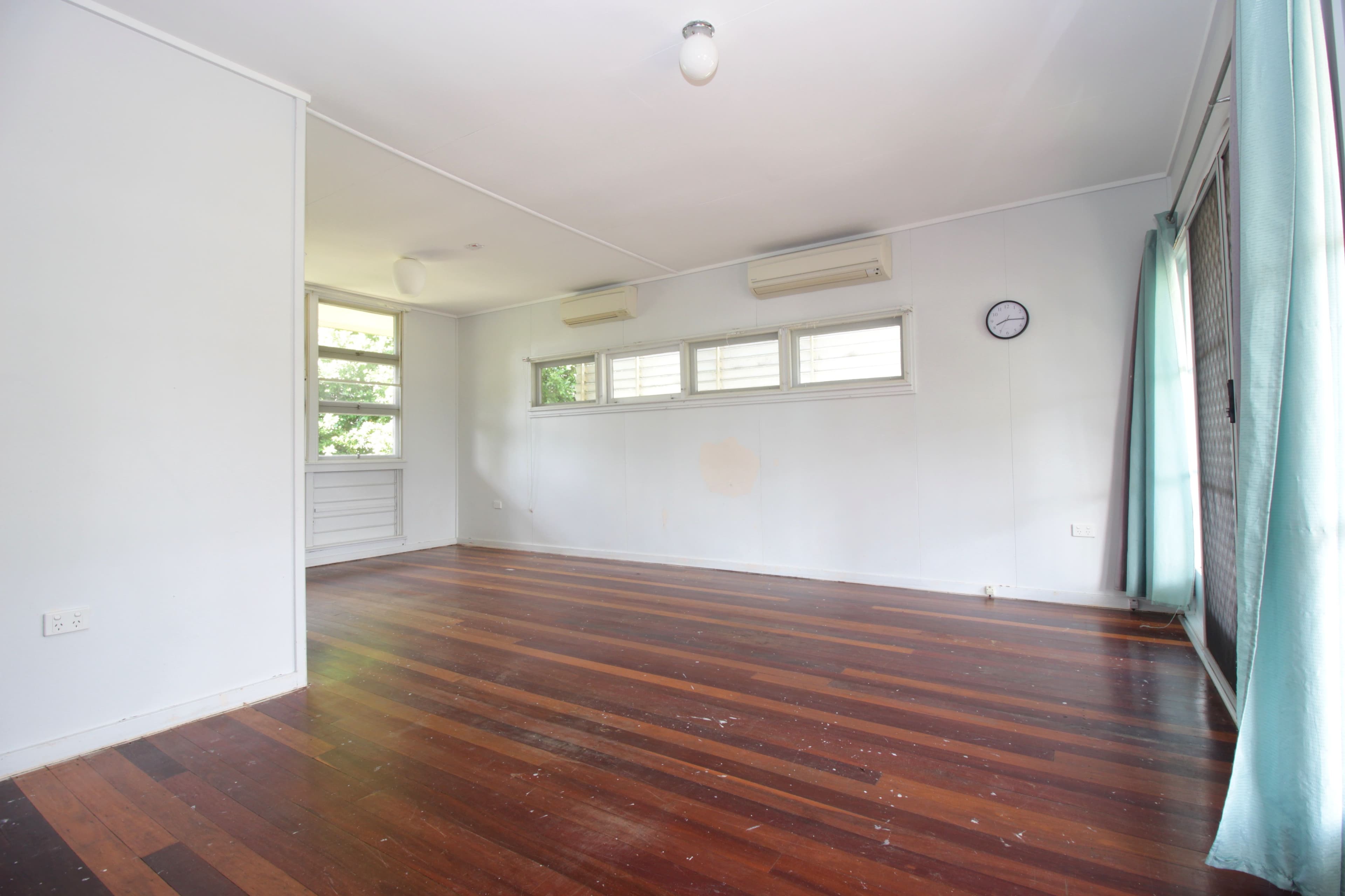 12 Campbell Street, Emerald QLD 4720, Emerald - Thumbnail 2