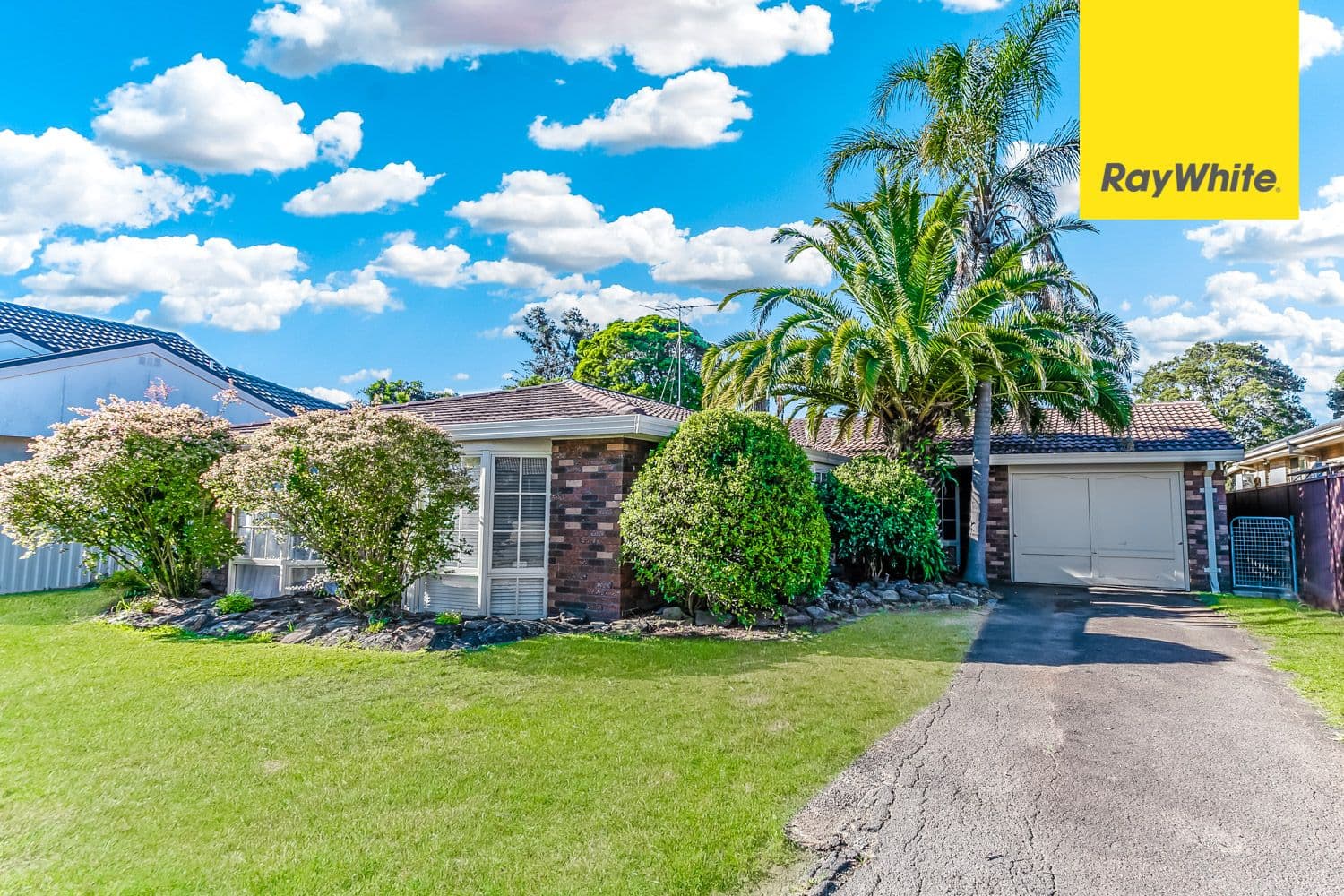 7 Bradman Avenue, St Clair - Image 1