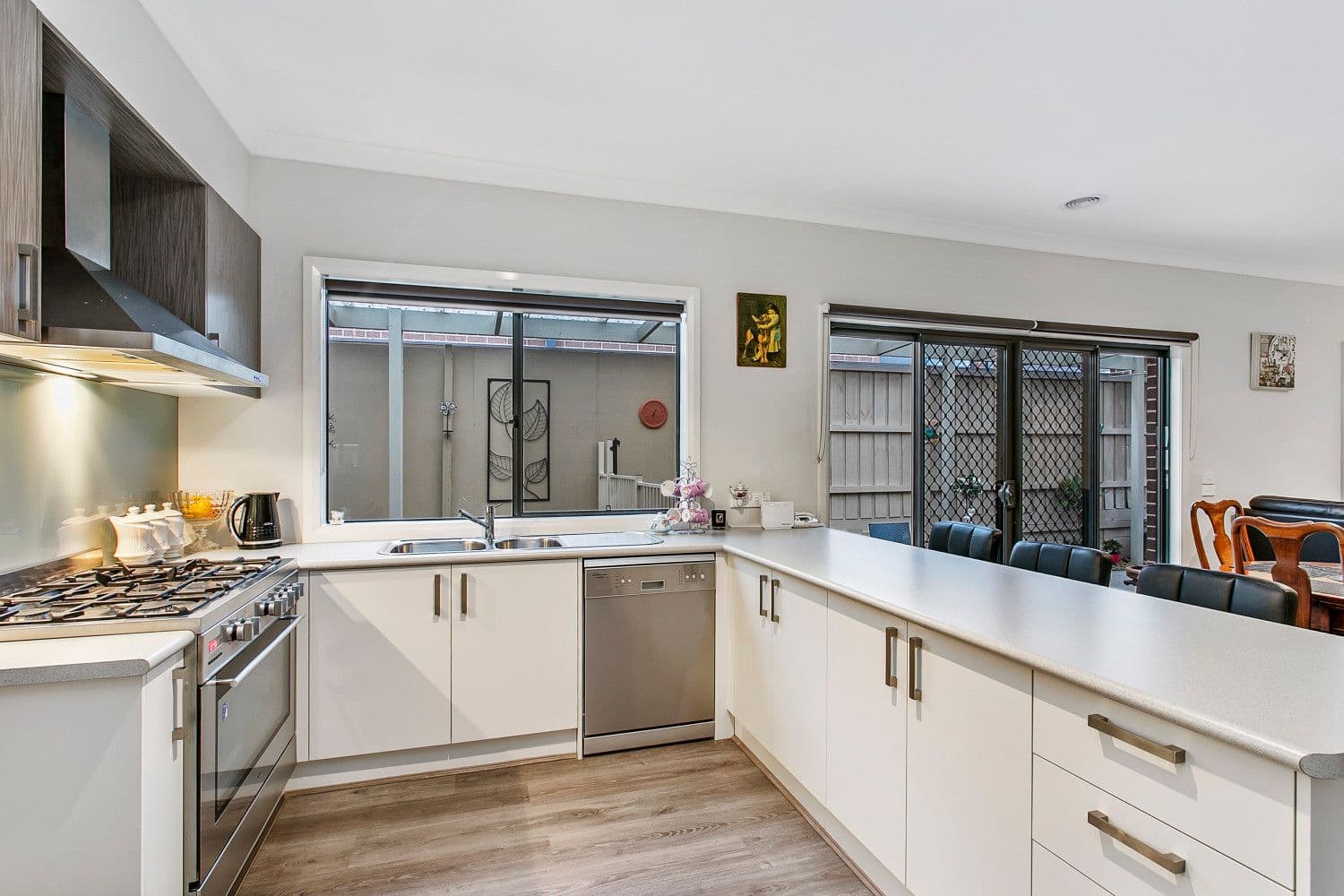 32 Nixon Drive, Berwick VIC 3806, Berwick - Thumbnail 4
