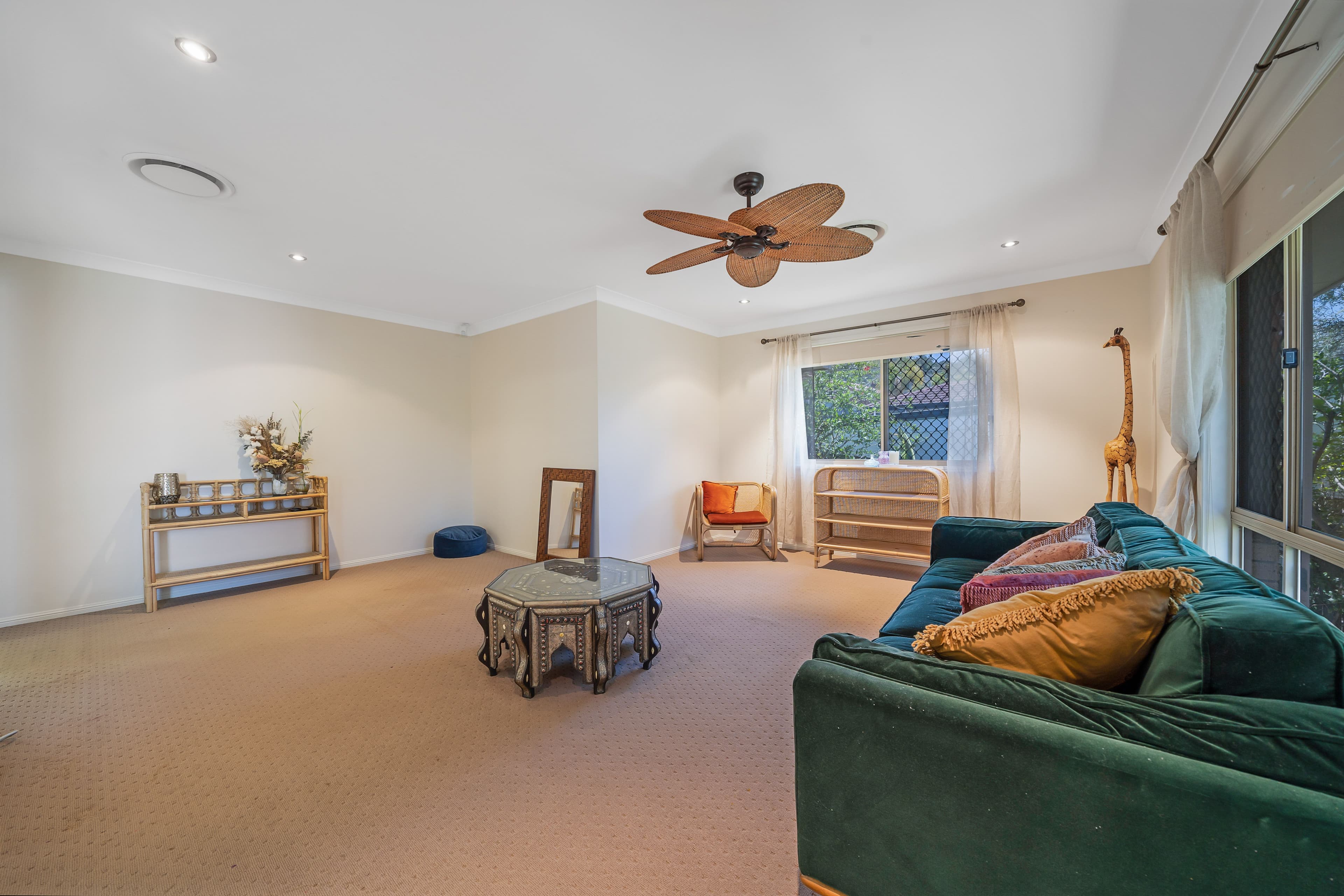 60 Jilbard Drive, Springwood QLD 4127, Springwood - Thumbnail 4
