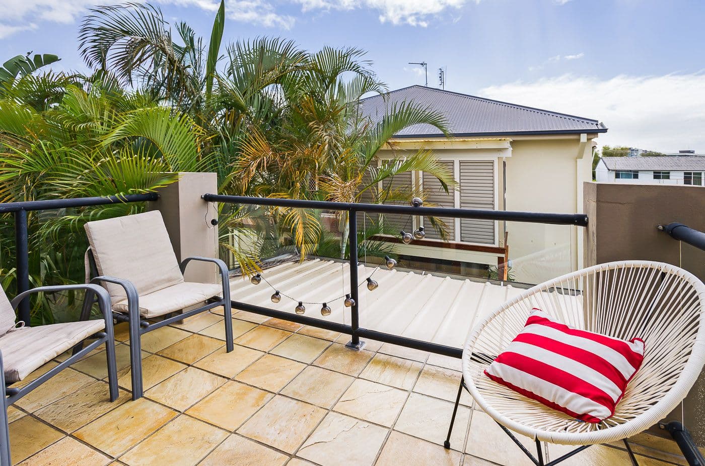 27 Donald Avenue, Paradise Point QLD 4216, Paradise Point - Thumbnail 4