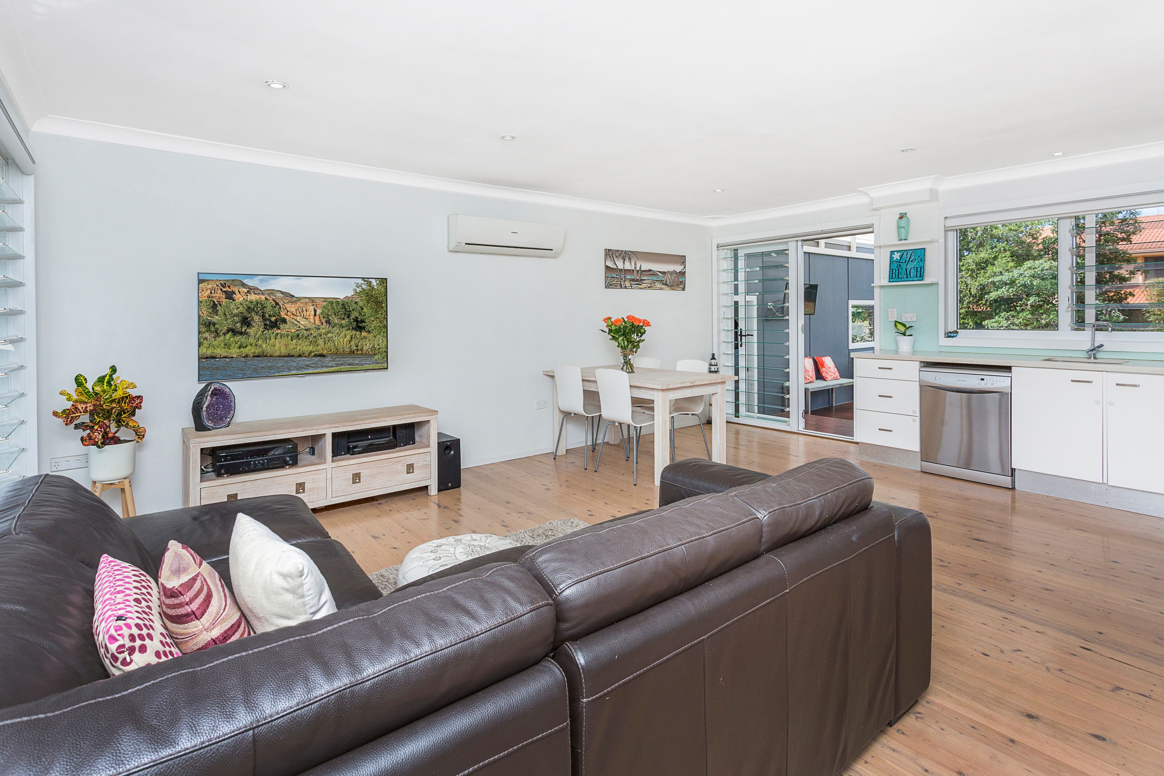 44 Kiarama Avenue, Kiama Downs - Thumbnail 2