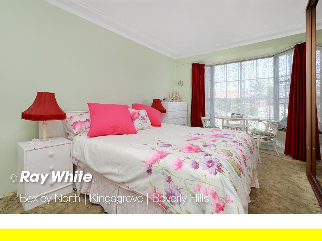 6 Maryl Avenue, Roselands - Thumbnail 7