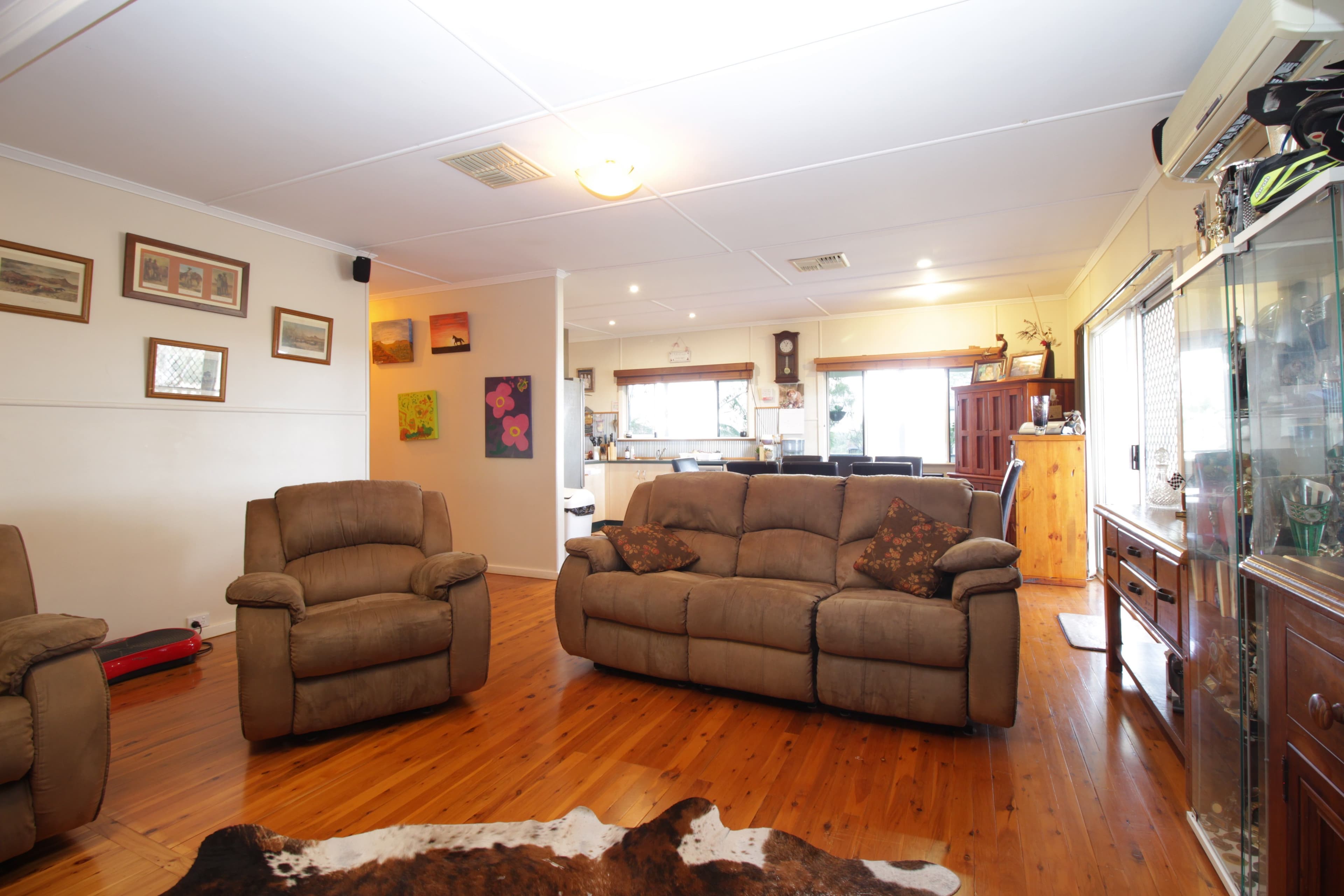 1033 Selma Road, Emerald QLD 4720, Emerald - Thumbnail 8