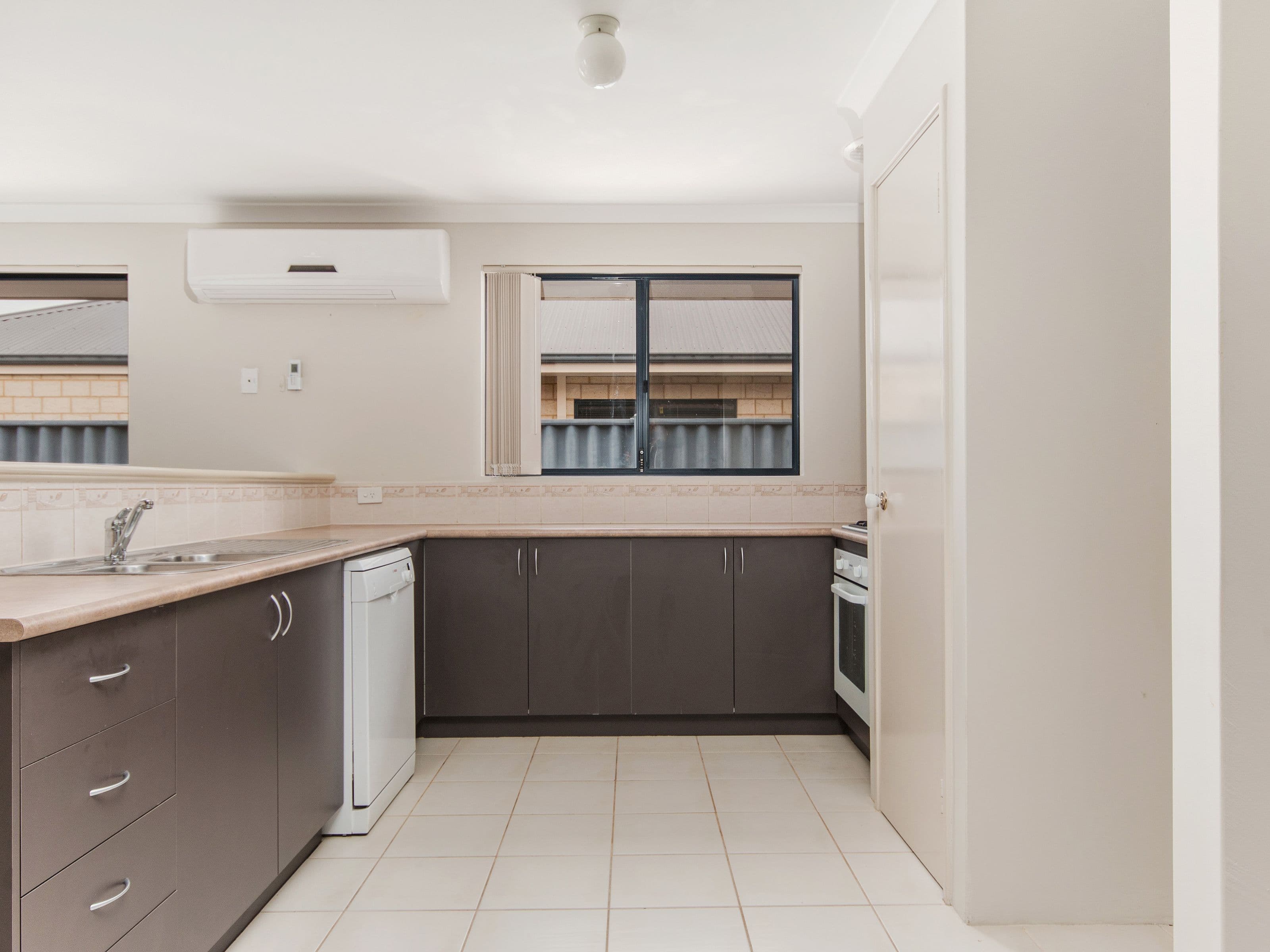 12 Grandis Drive, Baldivis WA 6171, Baldivis - Thumbnail 3
