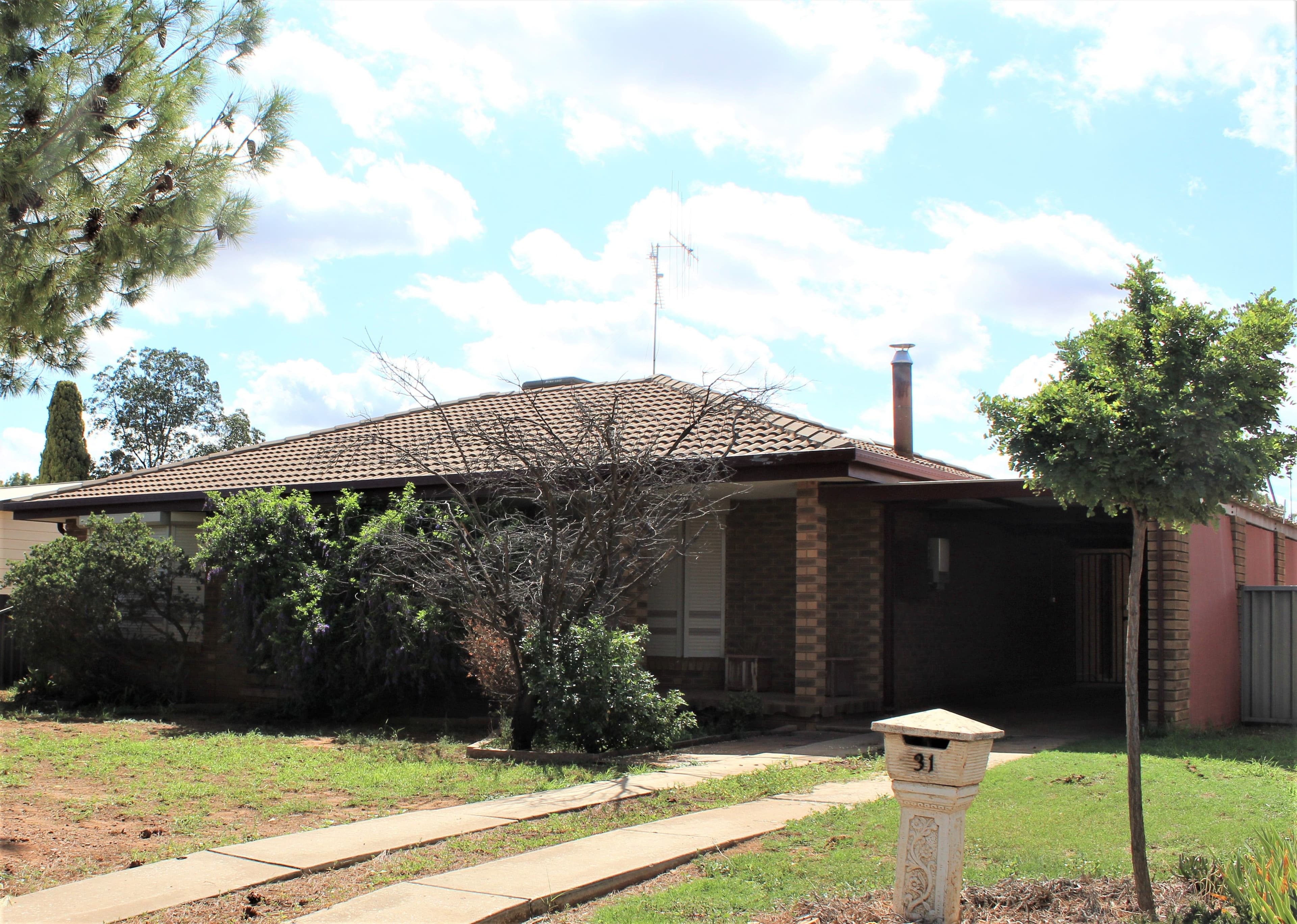 31 Lawson Street, Parkes NSW 2870, Parkes - Image 1