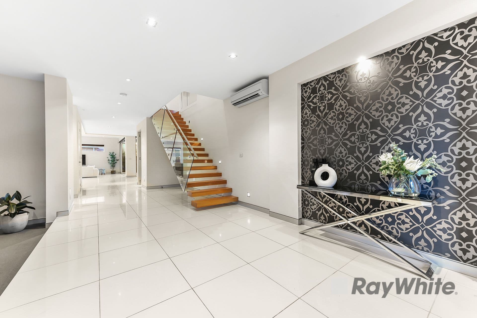 18 Trentbridge Road, Mulgrave VIC 3170, Mulgrave - Thumbnail 2