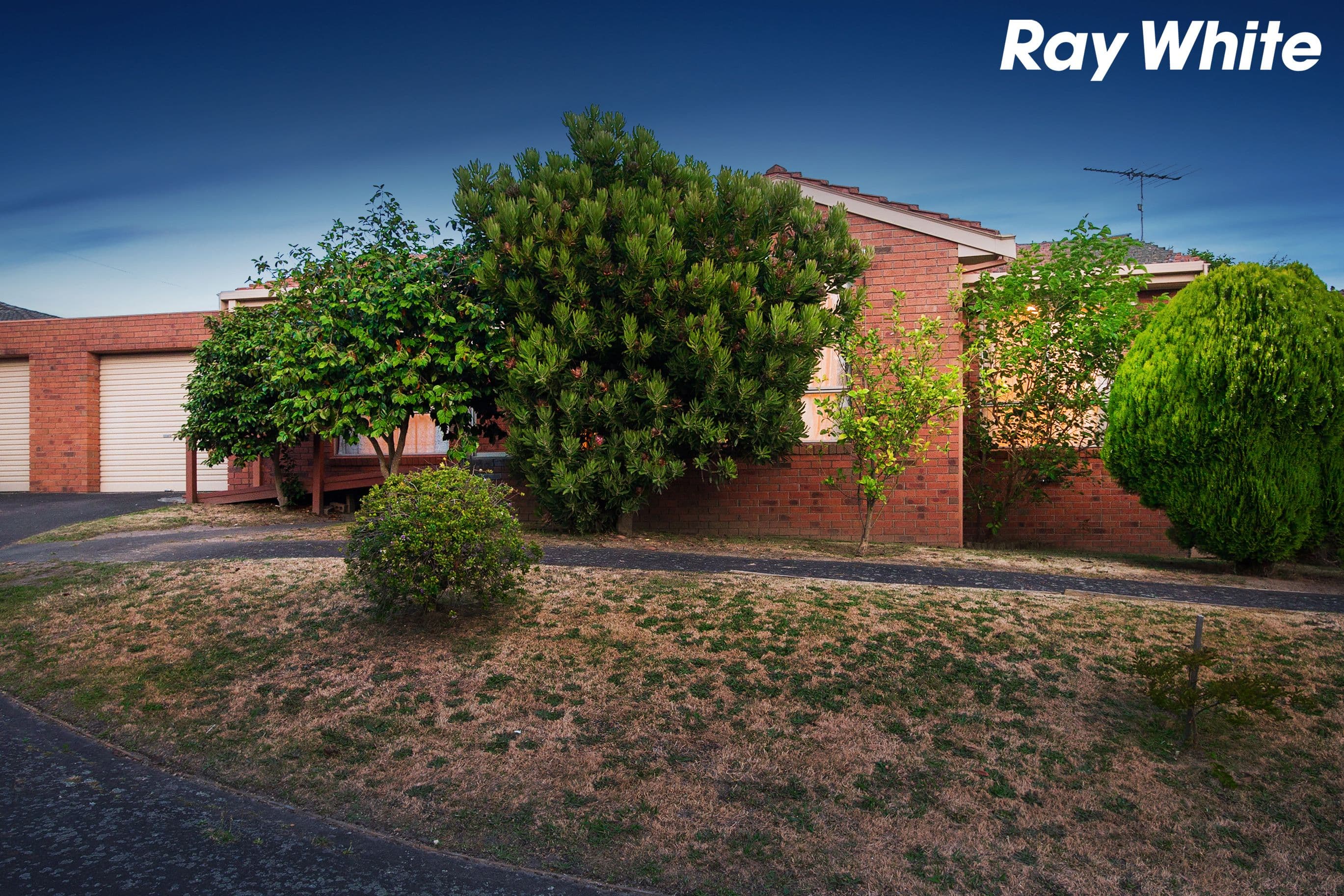 19 Eagle Drive, Pakenham VIC 3810, Pakenham - Thumbnail 2
