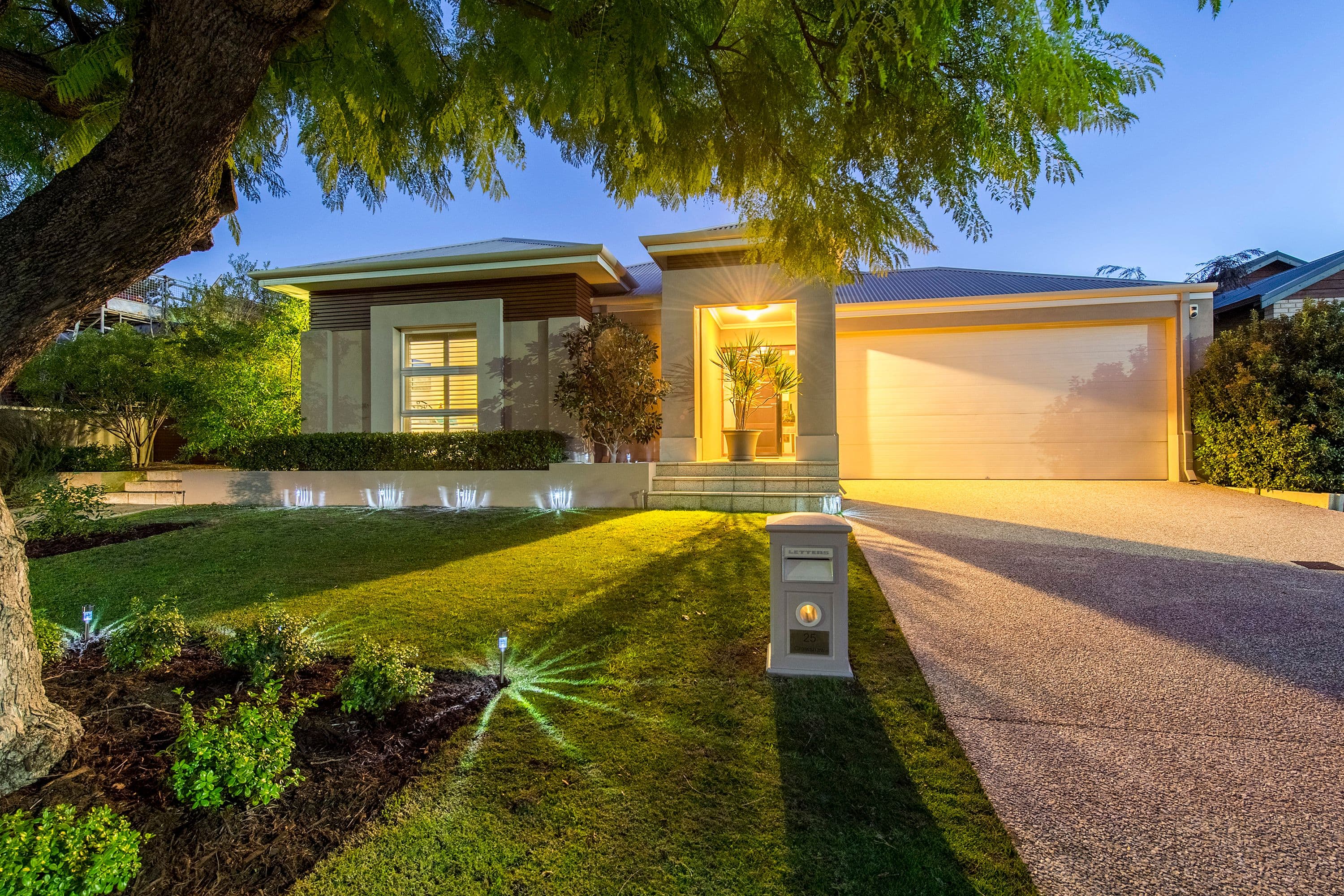 25 Crawshaw Crescent, Manning WA 6152, Manning - Image 1