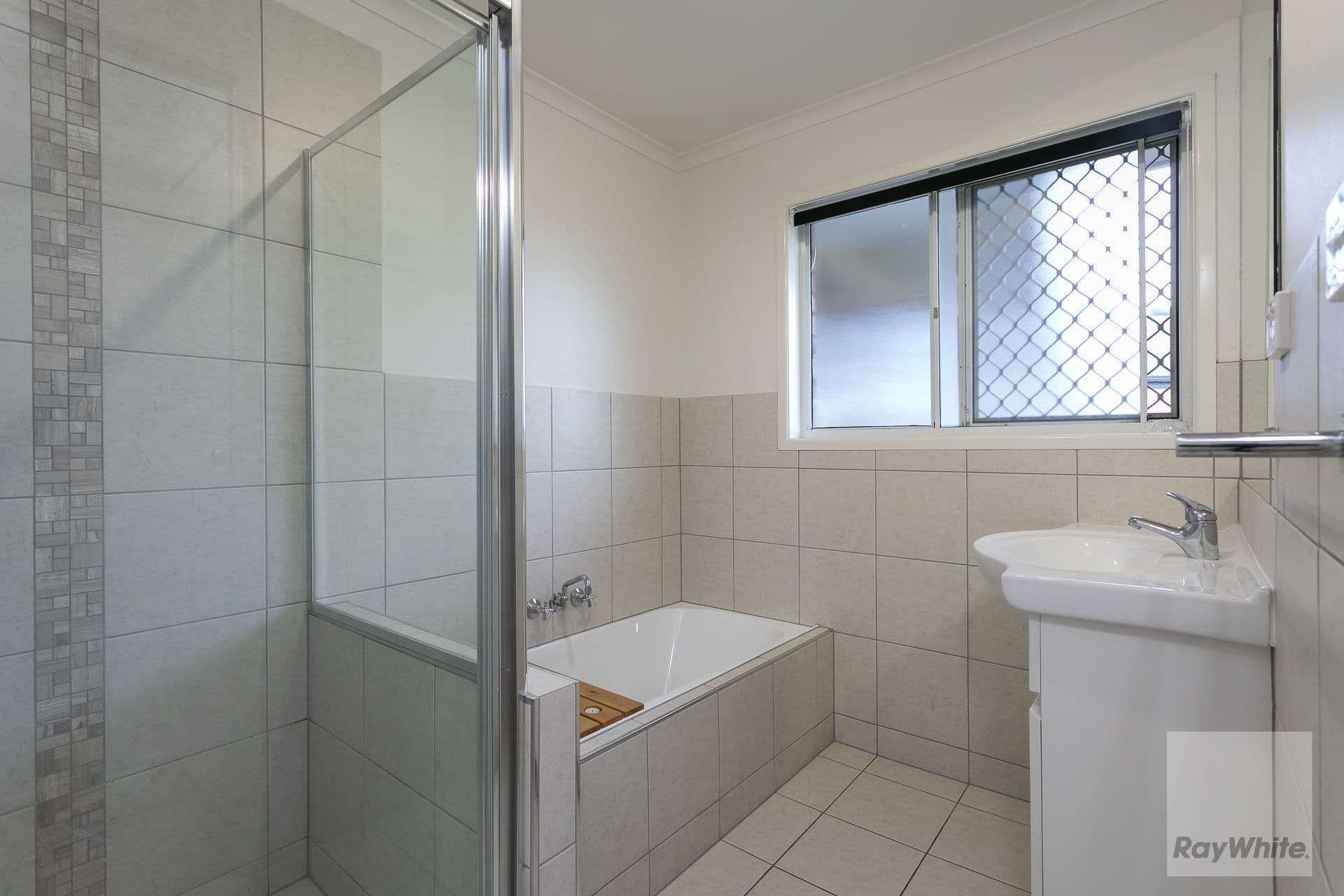 1 Anita Street, Redland Bay QLD 4165, Redland Bay - Thumbnail 6