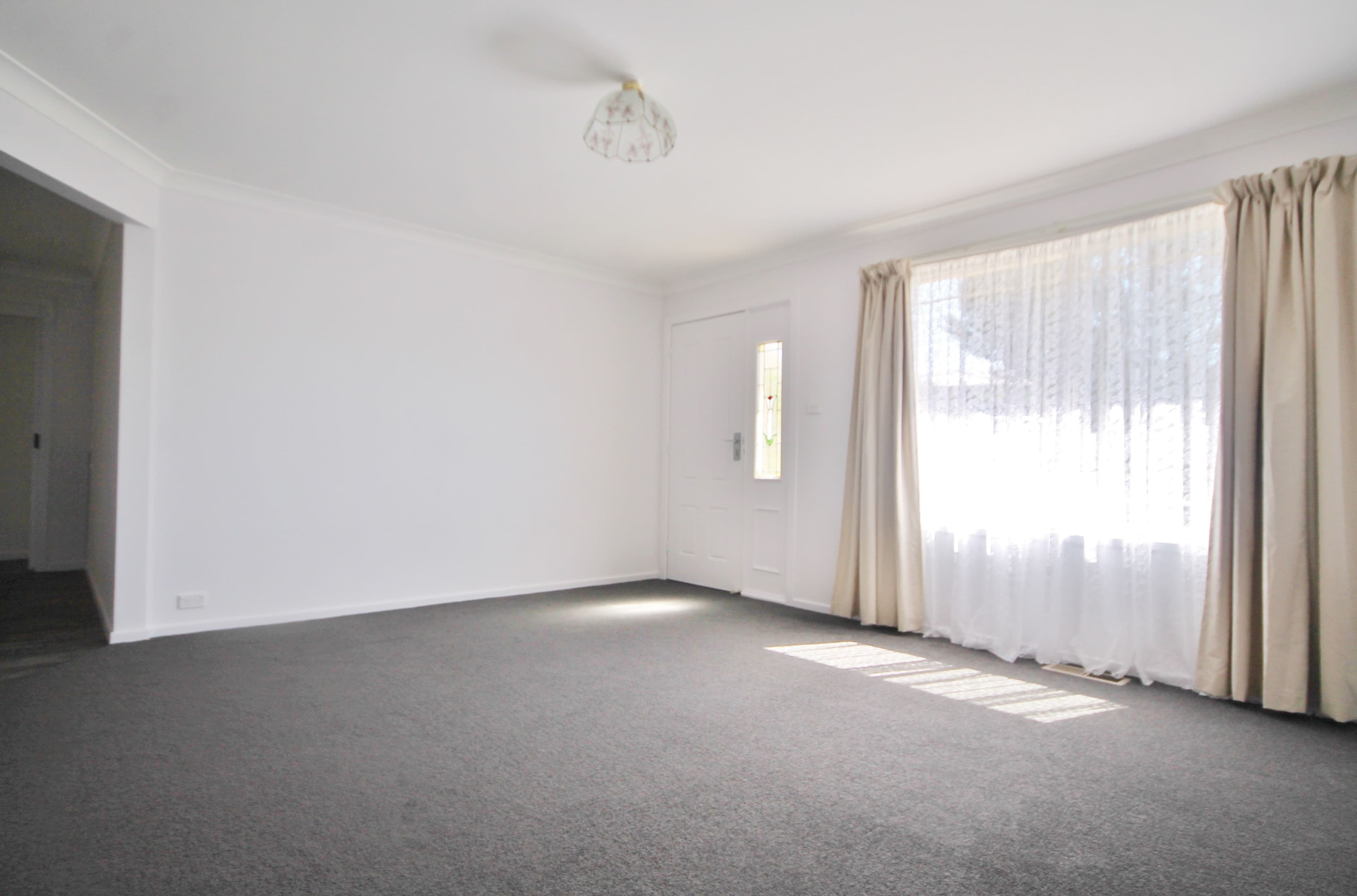 1 Brocade Place, Young - Thumbnail 6